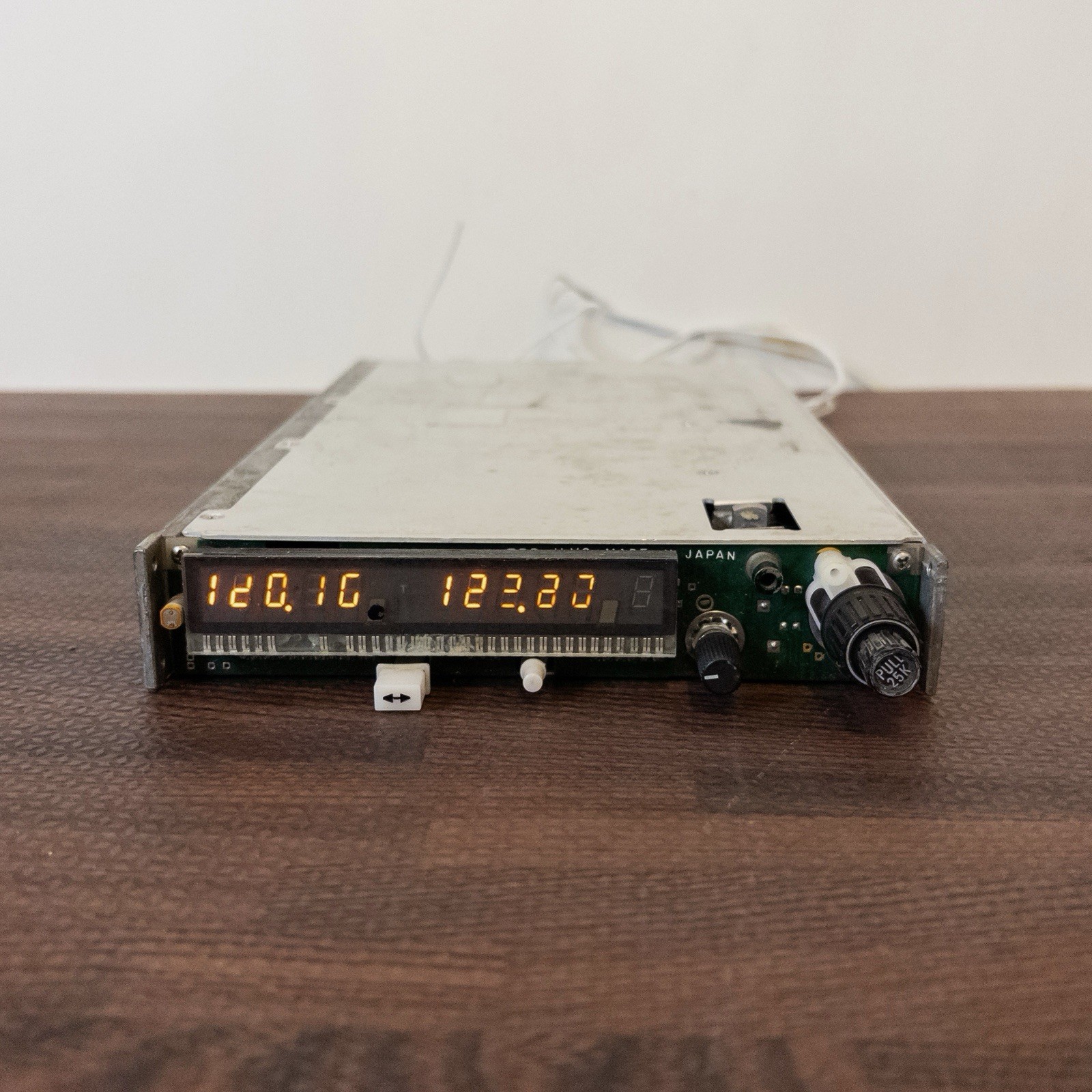 Bendix King KY 197A VHF Com Radio - 14V - Needs Repair
