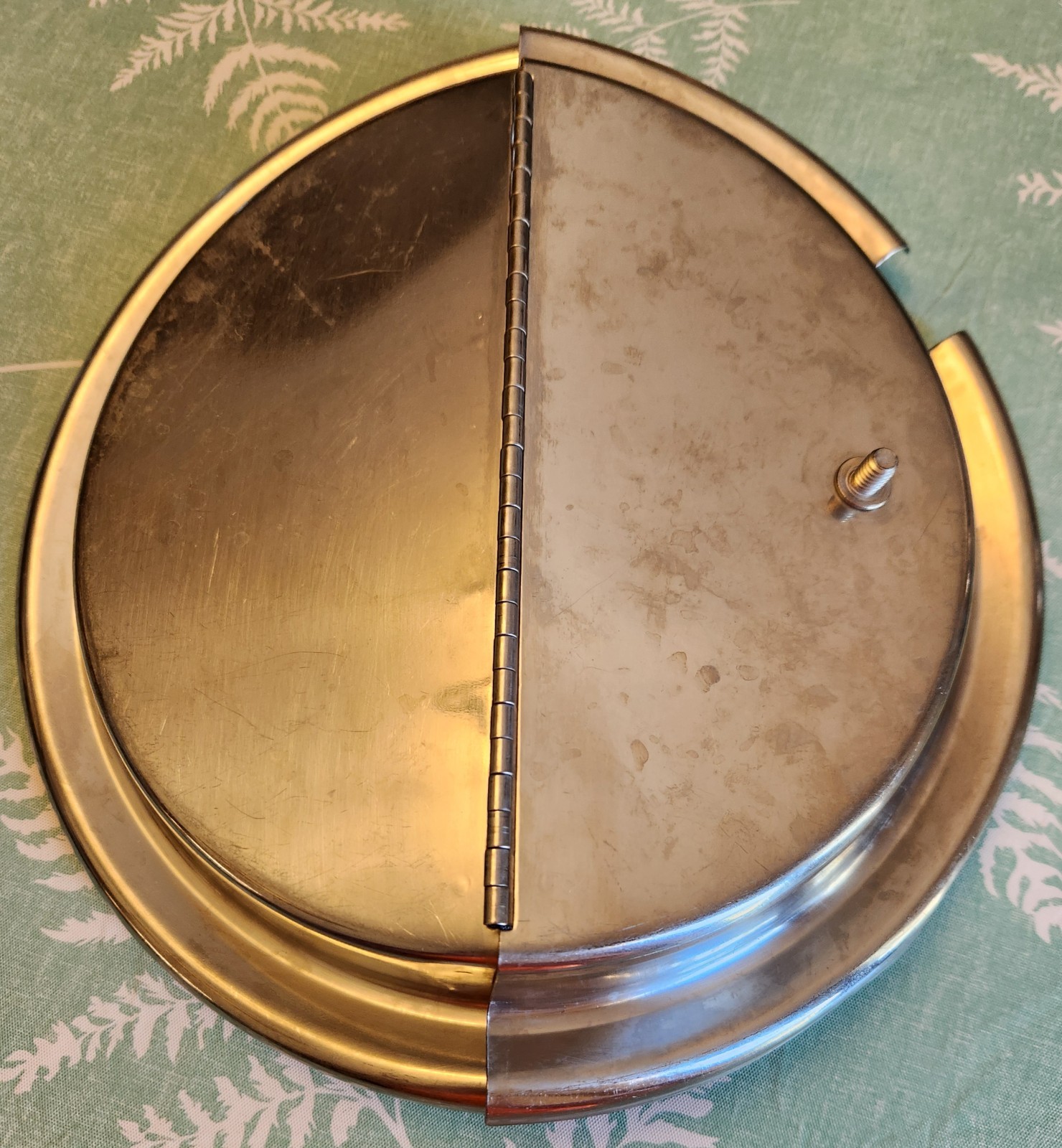 VOLLRATH 47488 9 5/8" Stainless Steel Hinged Cover, needs knob handle