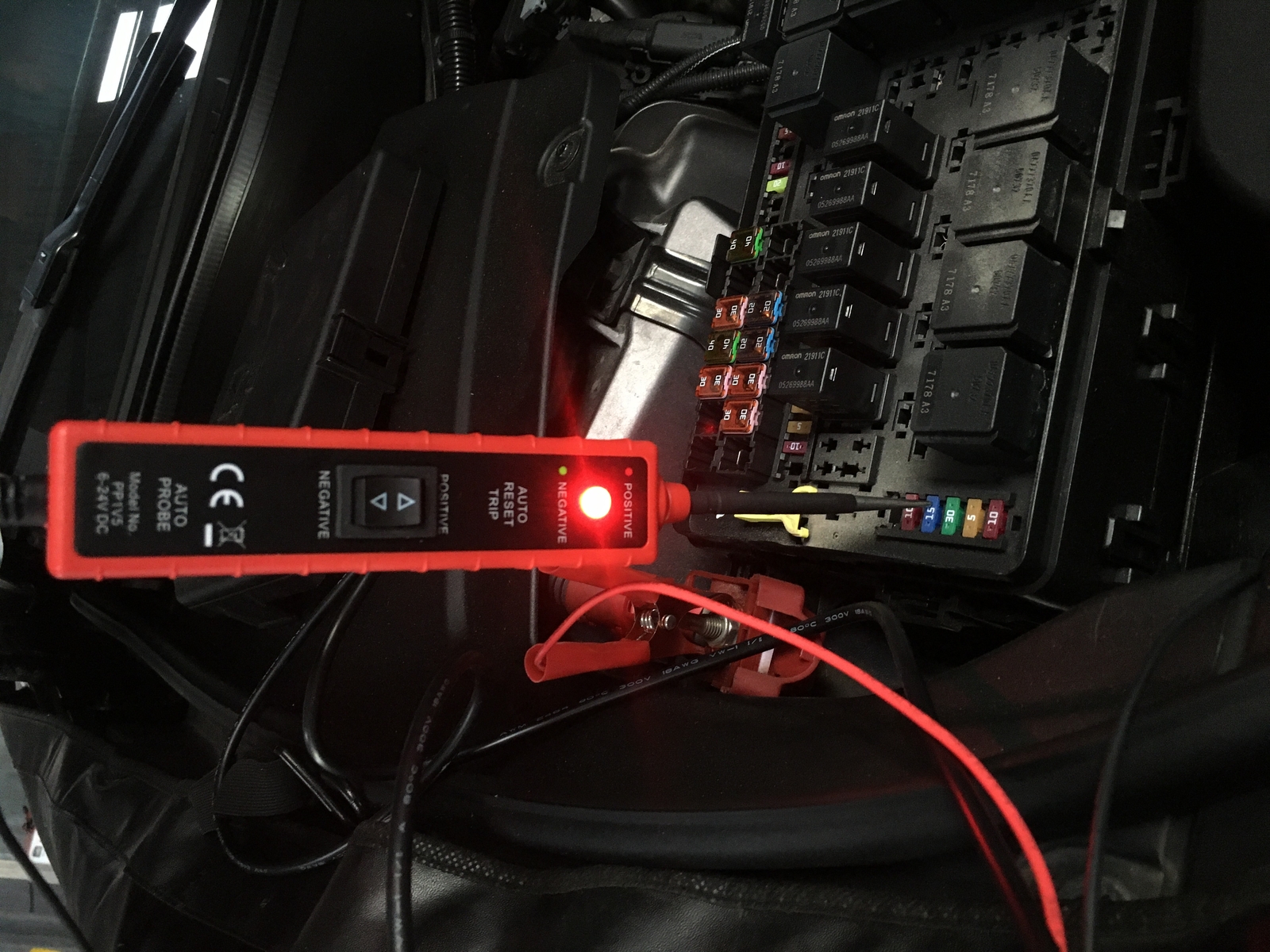 Automotive Circuit Tester Probe Electrical System Voltage Continuity Test Light