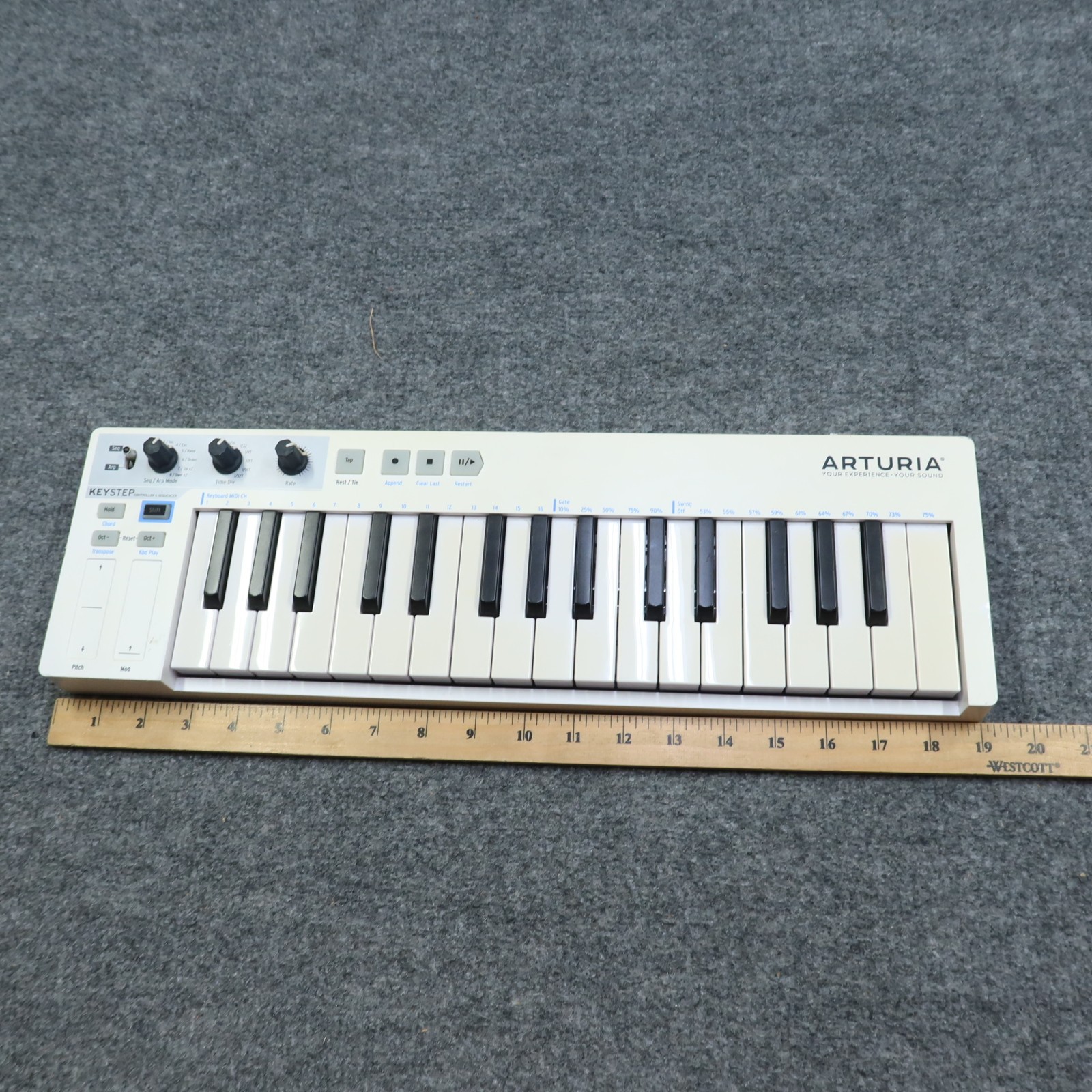 ARTURIA KeyStep Controller Sequencer 32 Key MIDI Keyboard White Electronic