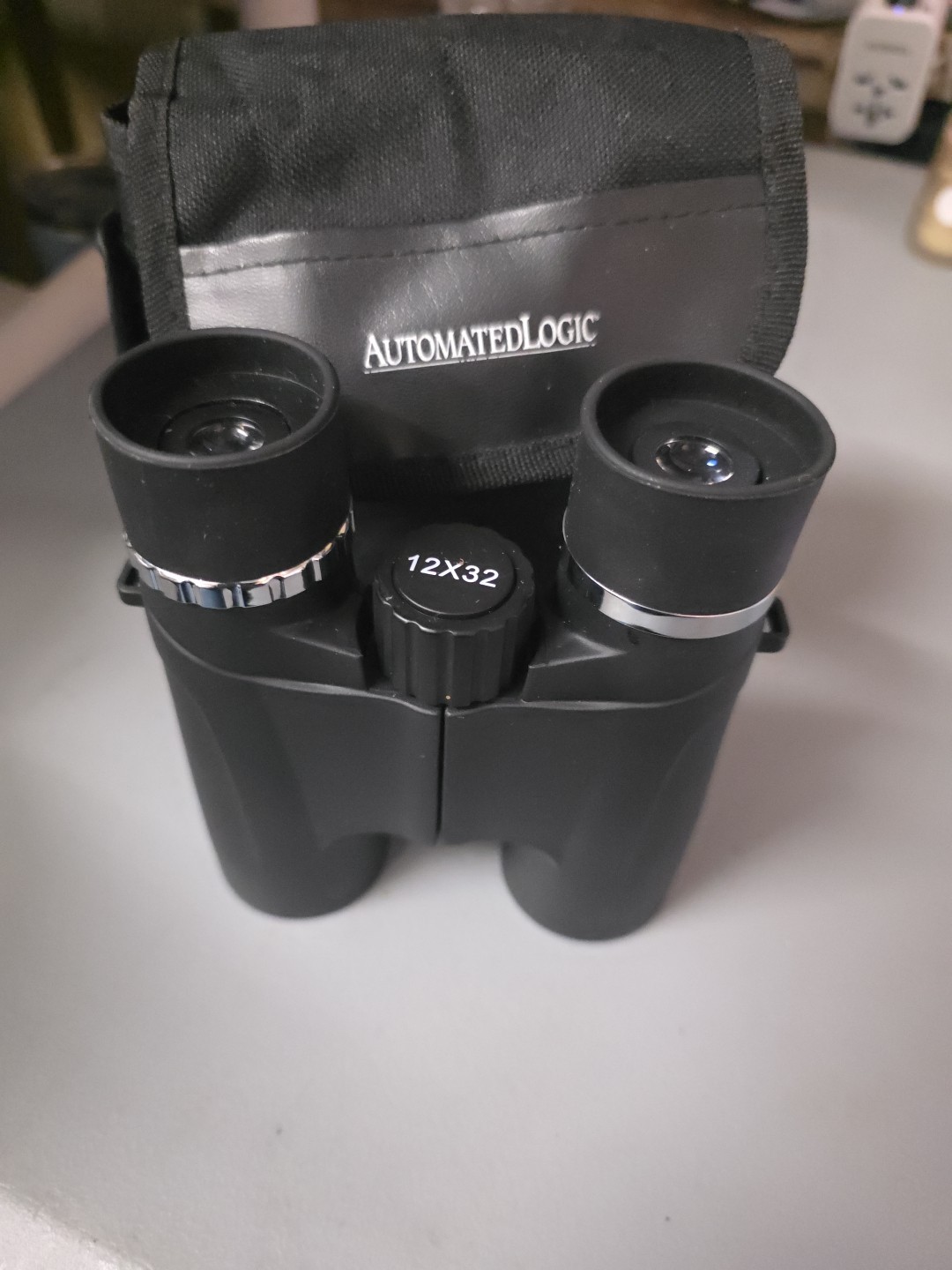 Automated Logic Compact binoculars 12x32 In Excellent Condition