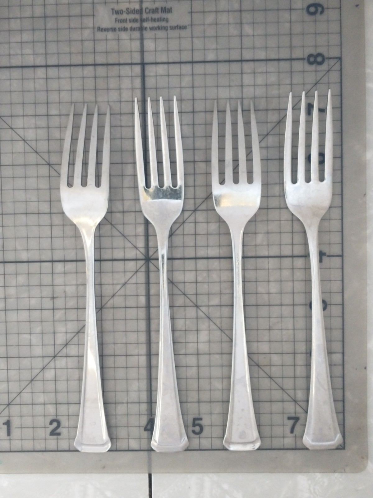 Oneida Maestro-St. Leger  4 Place Fork  (Dinner)  SSS Stainless