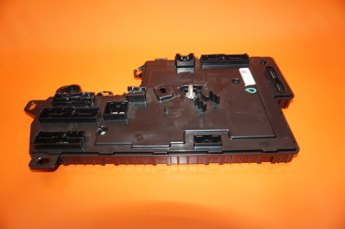 TESLA MODEL 3 LOW VOLTAGE CONTROLLER RIGHT FRONT 2017 2018 2019 2020 DAMAGED