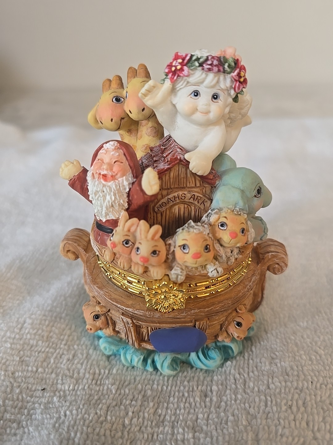 Adorable Vintage Noahs Ark Trinket Box