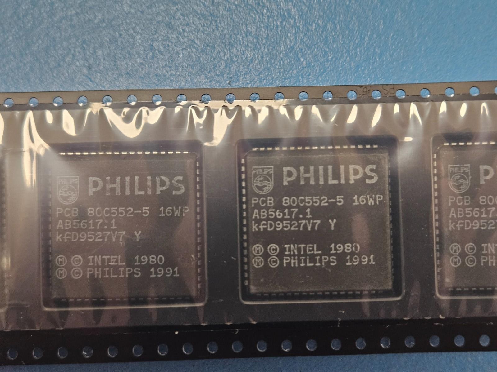 (1PC) PCB80C552-5-16WP PHILIPS 8-BIT, 16 MHz, MICROCONTROLLER, PLCC68