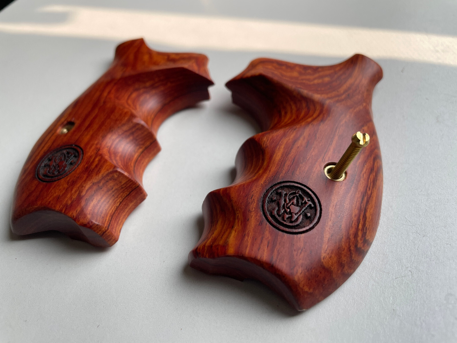 New wood  Grips For S&W K/L Frame Round 686 Butt Smooth&Finger groove opened bac