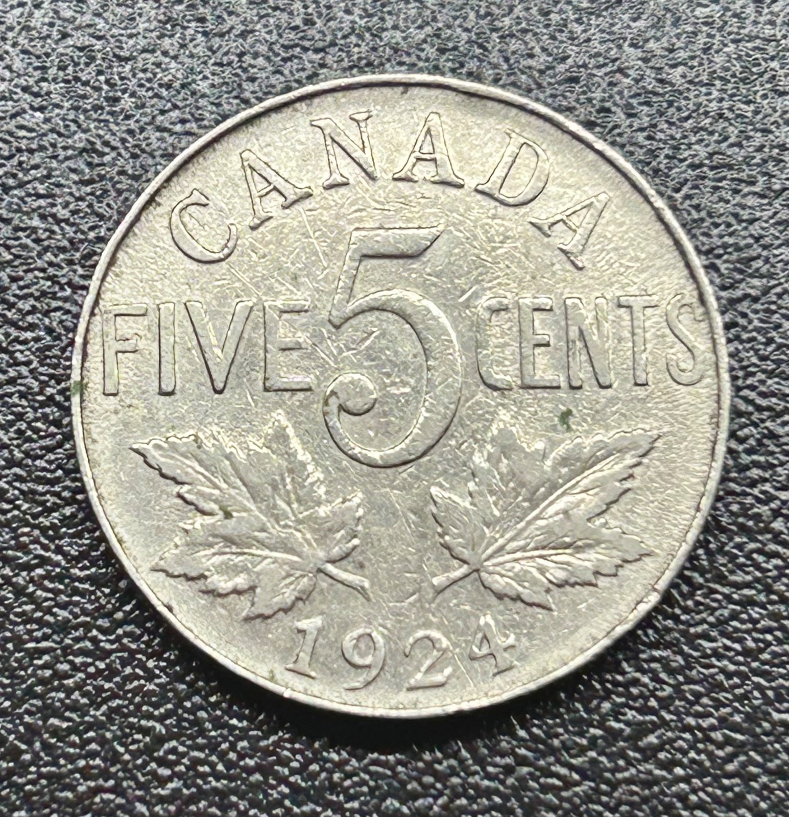 1924 - Canada - King George V - 5 Cent Coin. #558