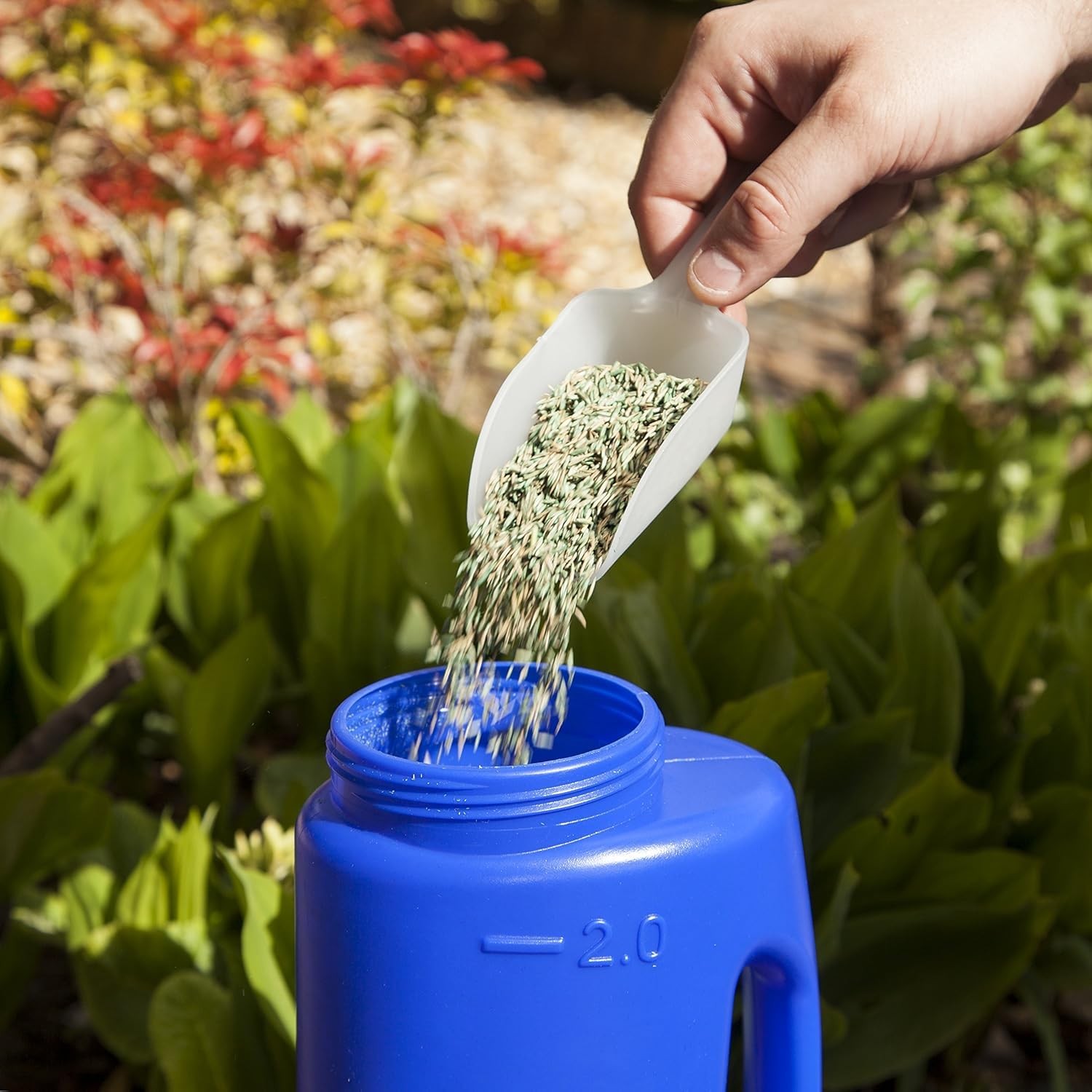 – 2L (70 oz) Hand Held Spreader – Adjustable Hole Size for Seeds, Fertilizer,...