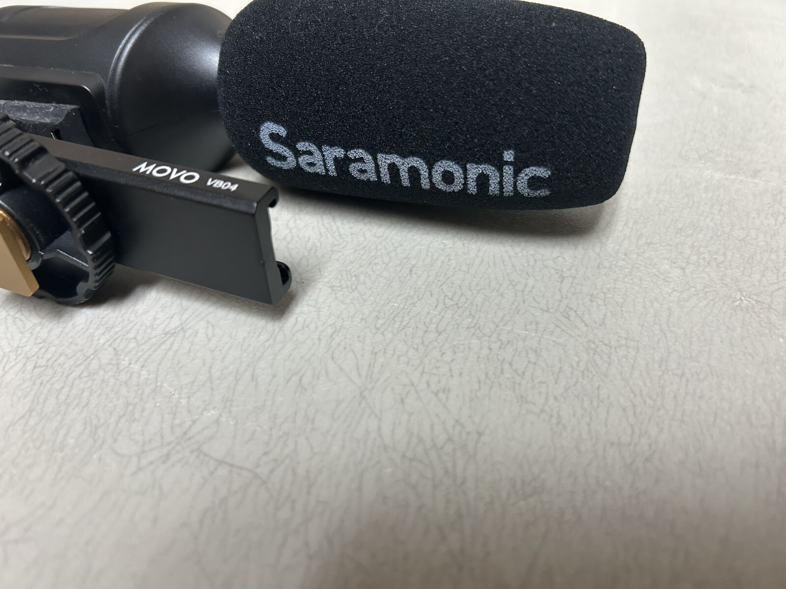 Saramonic MOVO VB04 Mini Microphone Headphone Jack Connection