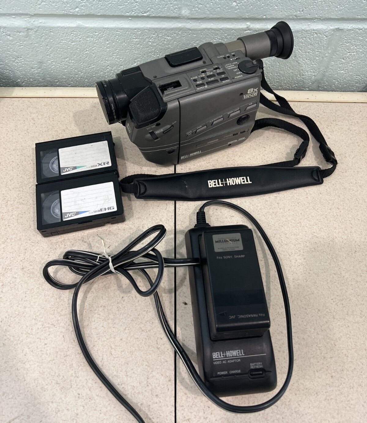 Vintage Bell + Howell 8x  6-48mm VHSC Handheld Camcorder JMJ20910 Gray