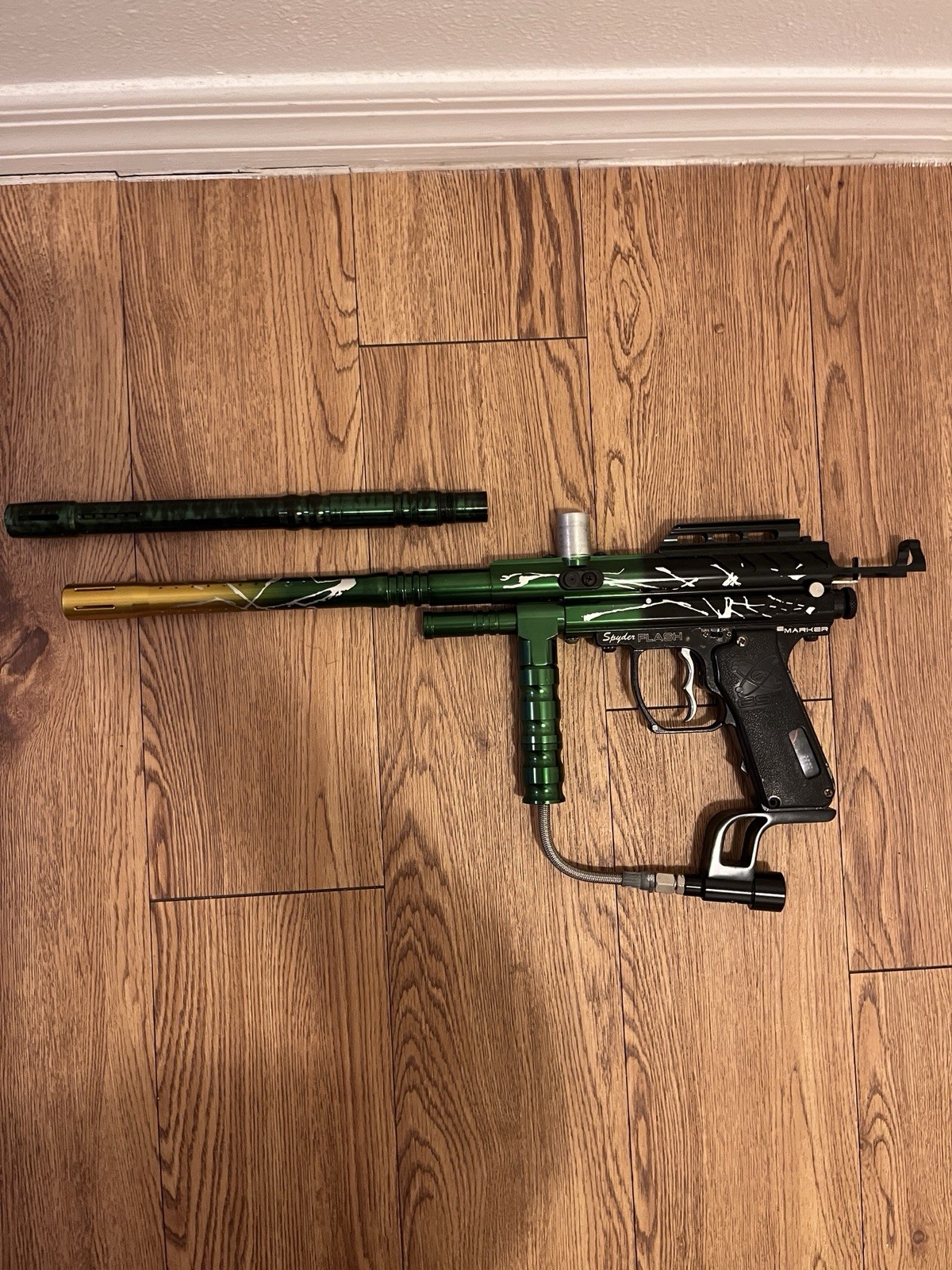 Spyder Flash Electronic Semi-Auto Paintball Marker Green & Black