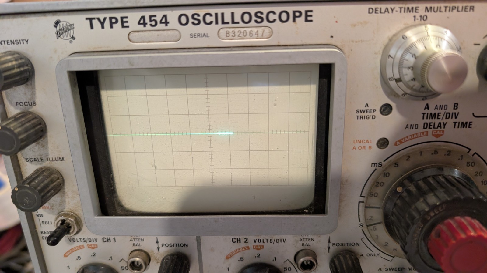 Tektronix Type 454 Oscilloscope powers up, working
