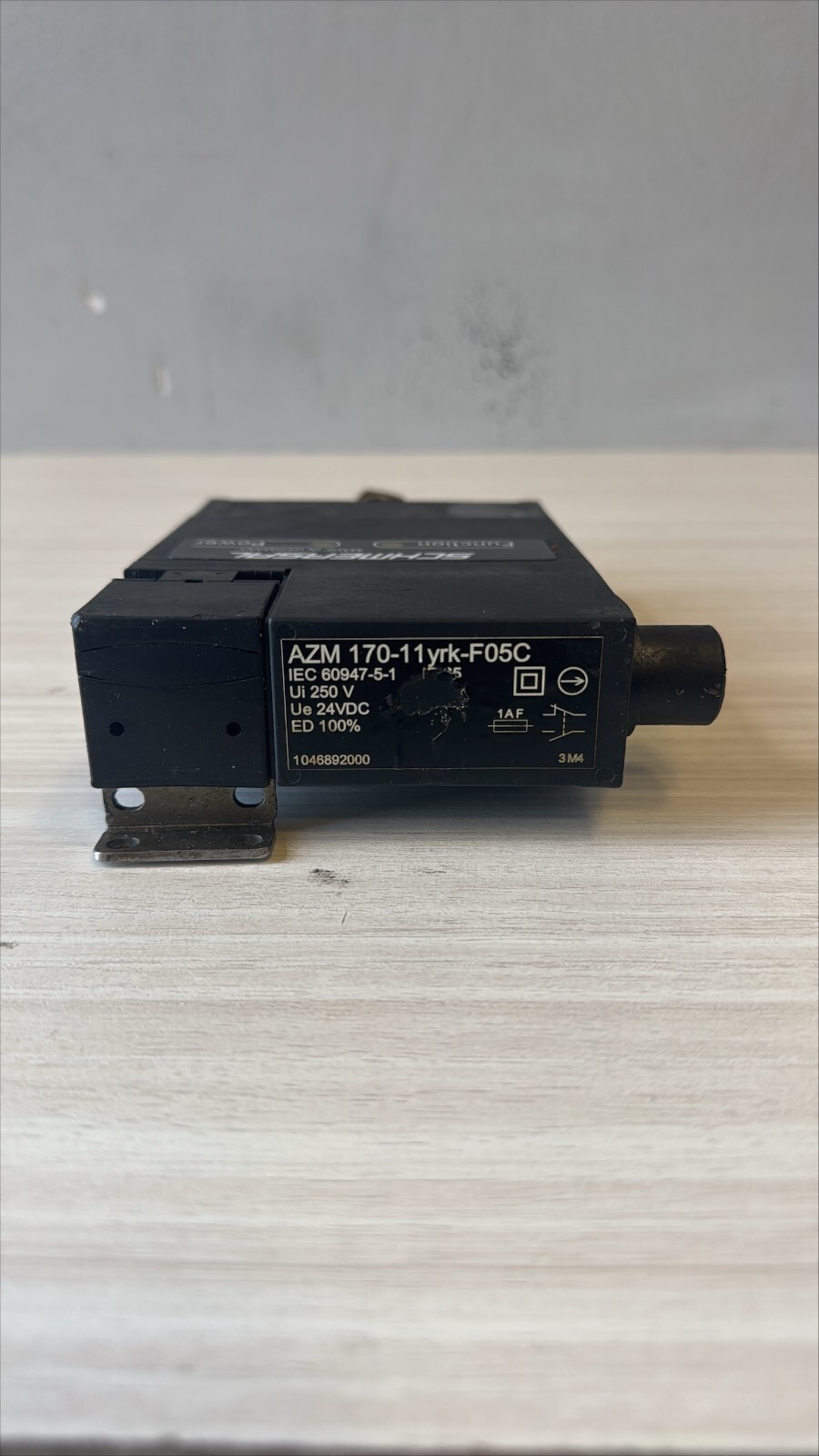 Schmersal AZM-170-11YRK-F05C  modules **SAMEDAY SHIP AVAILABLE