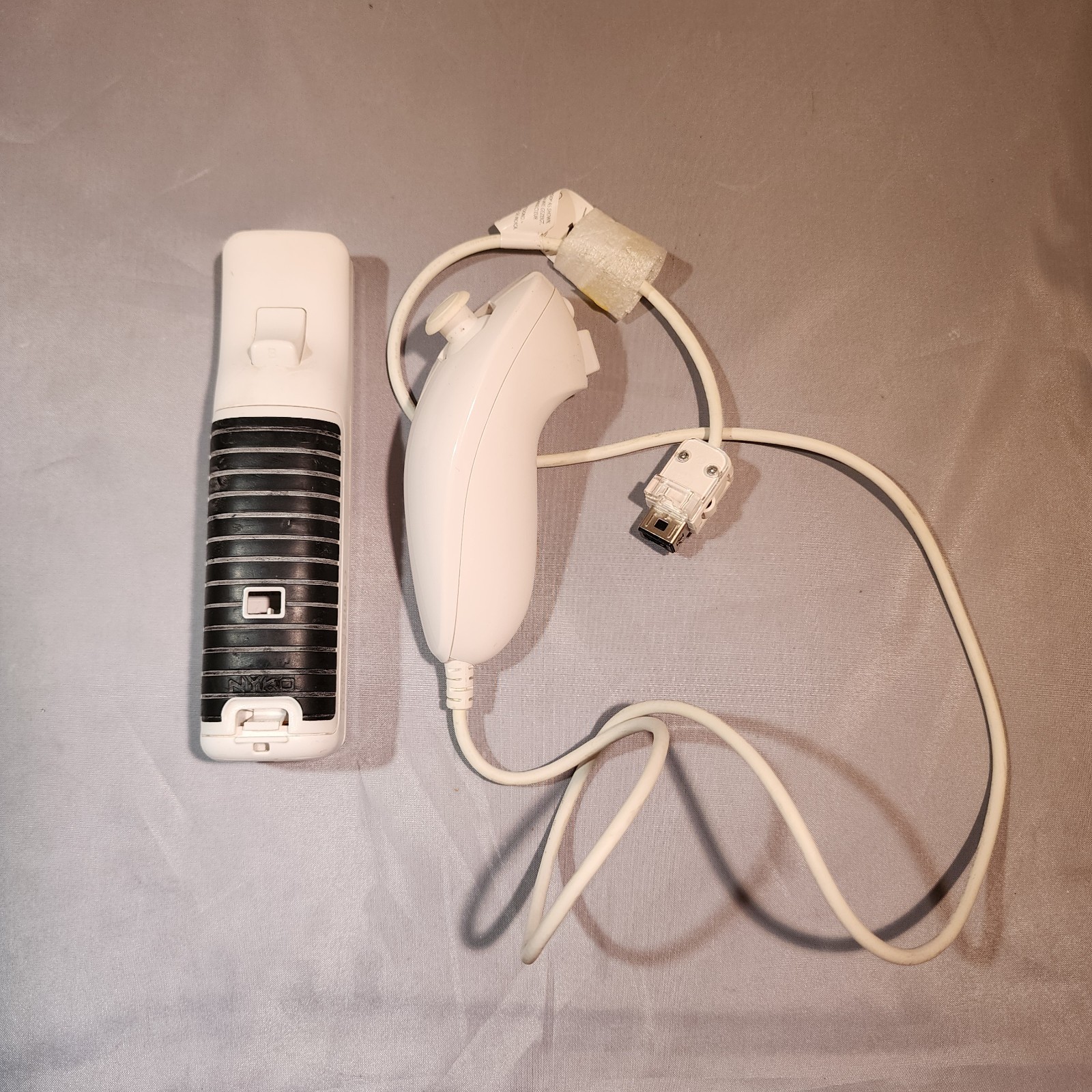 Nintendo Wii (White) Console Bundle - Tested and Working