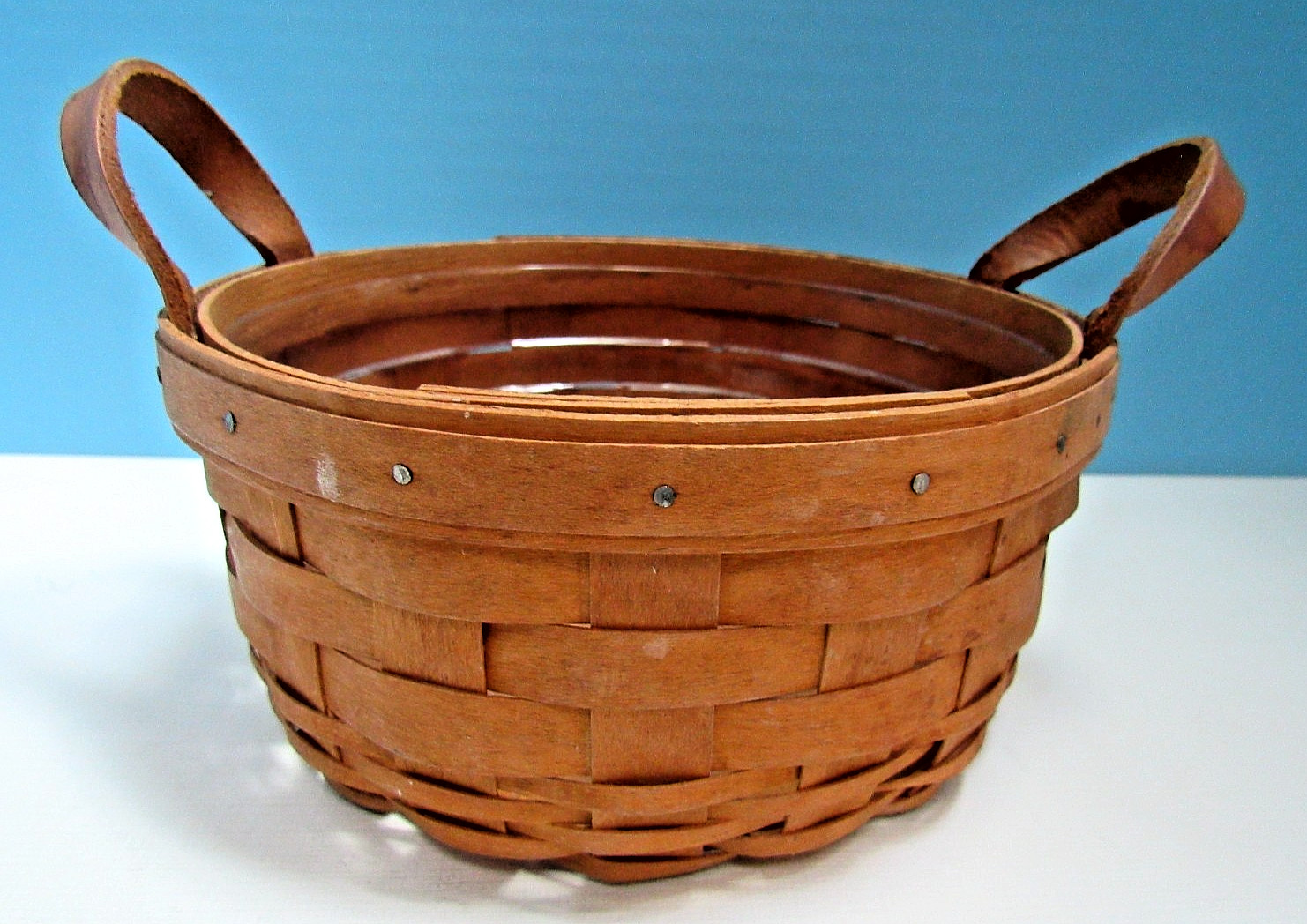 SMALL LONGABERGER HAND-WOVEN BASKET W/LEATHER HANDLES & PLASTIC INSERT