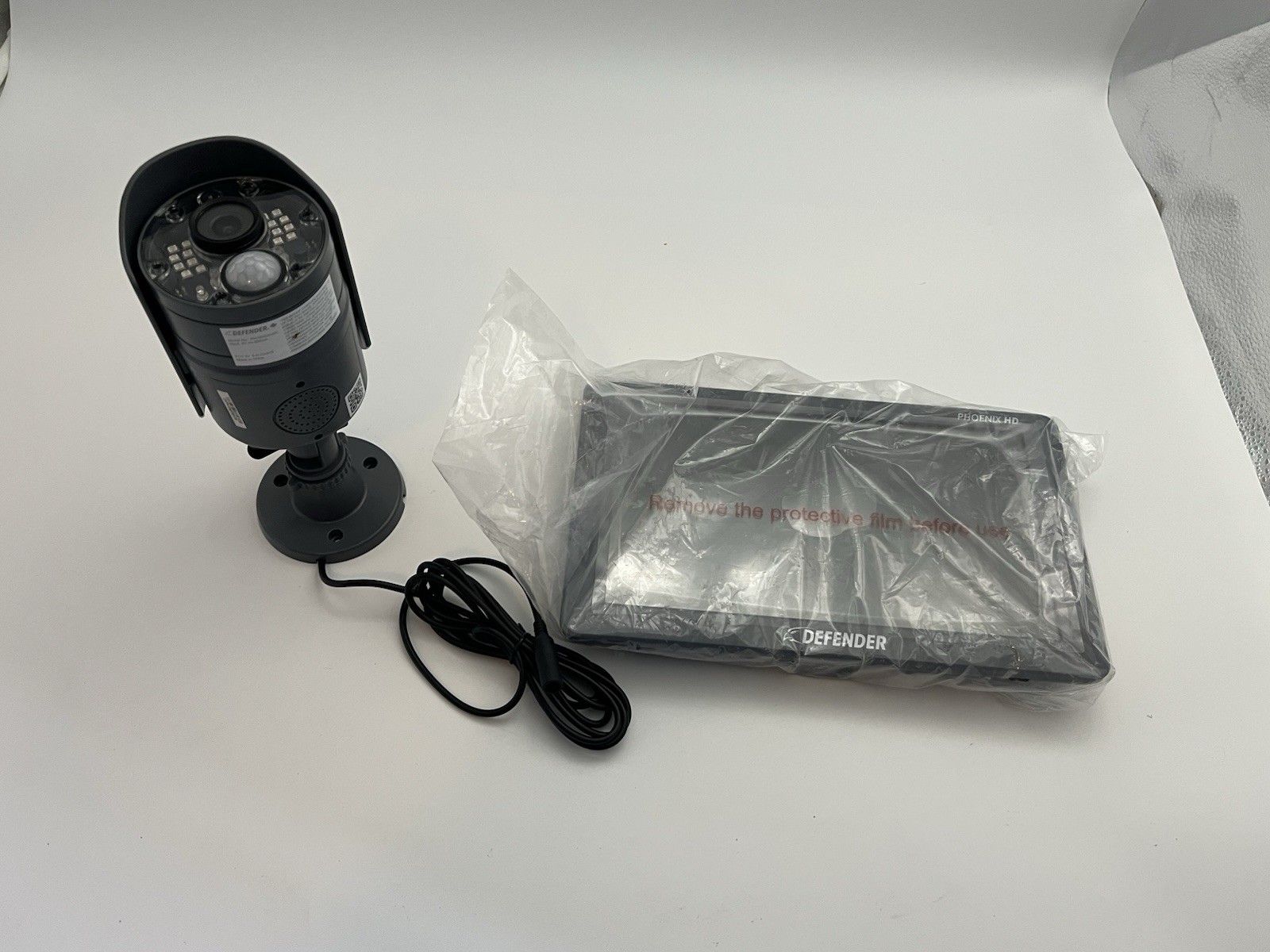 Defender PHOENIX M2C Security Camera Unit Monitor -Only Items Shown-