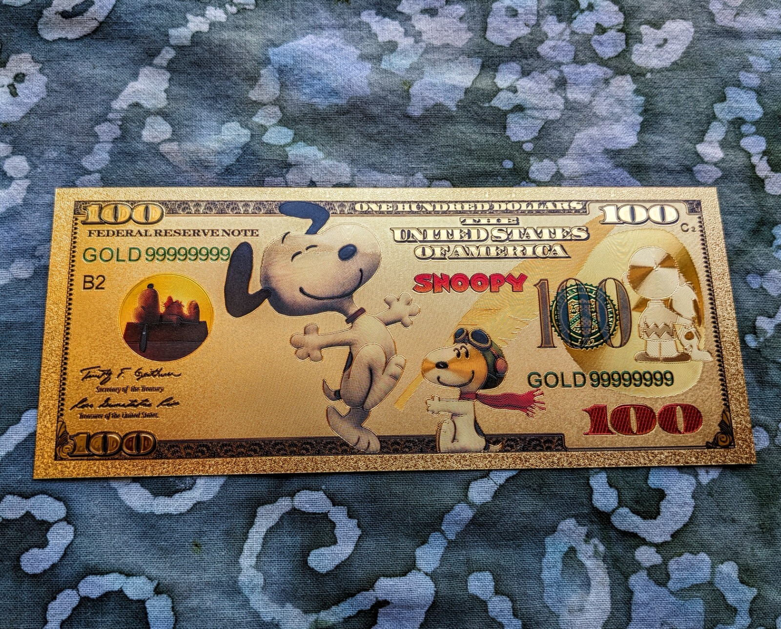 24k Gold Foil Plated Peanuts Charlie Brown (Snoopy) Banknote.  Mint!