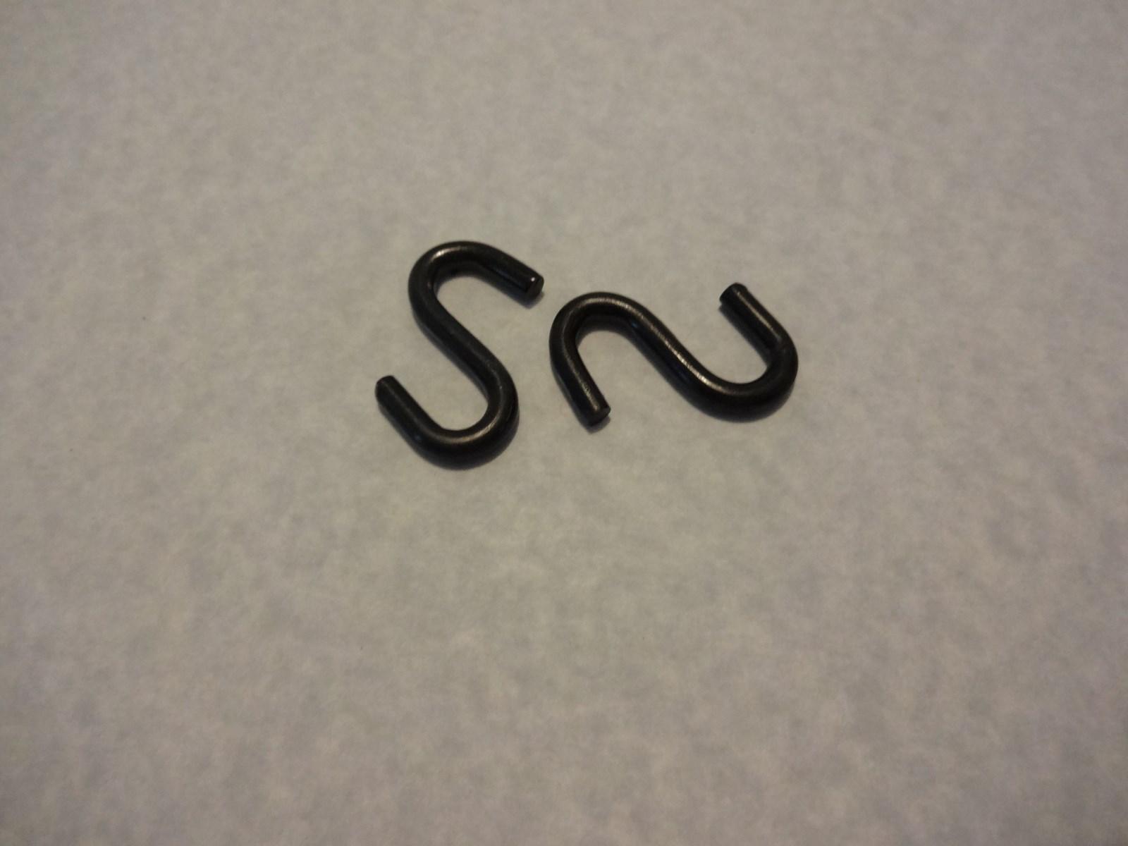 48, 6 GA BLACK DOG STURDY "S" HOOKS TRAPPING HARDWARE COYOTE BOBCAT FOX SNARING