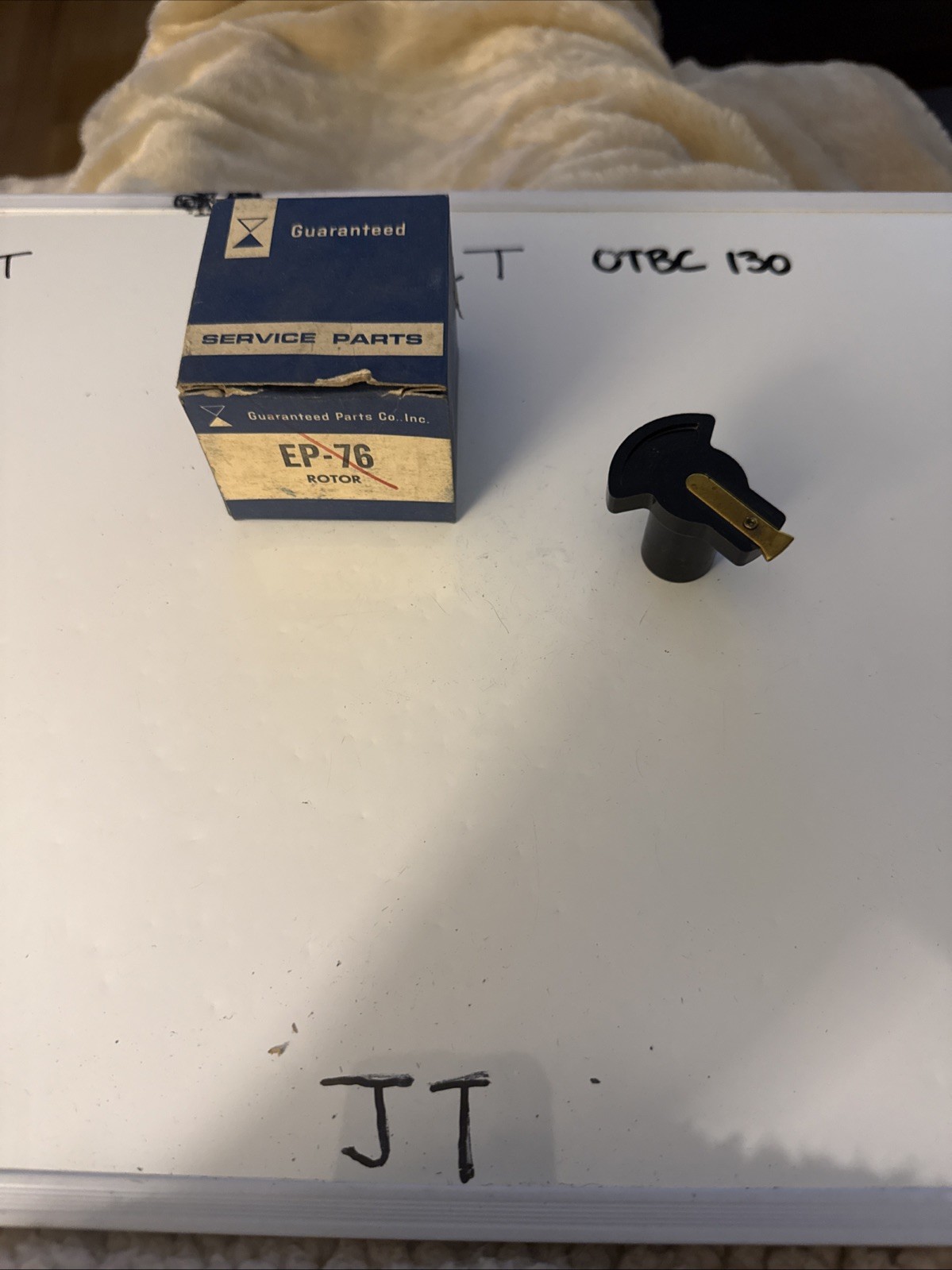 (1) NOS GUARANTEED PARTS EP-76 DISTRIBUTOR BLACK ROTOR