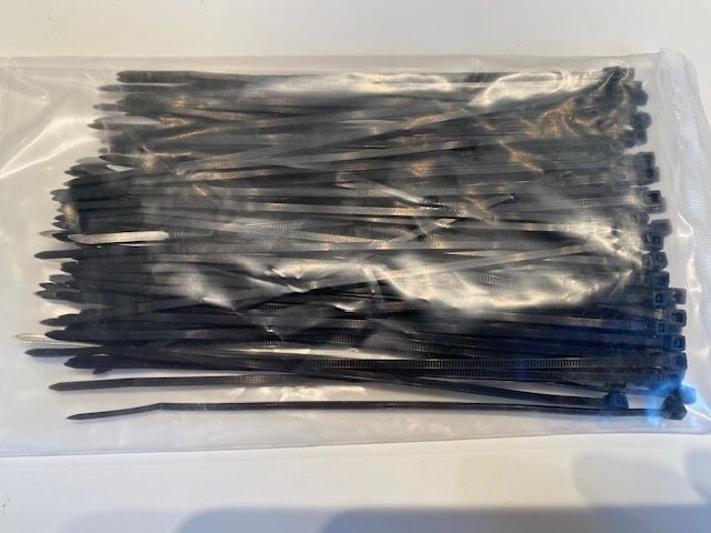 100pcs Cable Ties in Black 2.6mm x 140mm