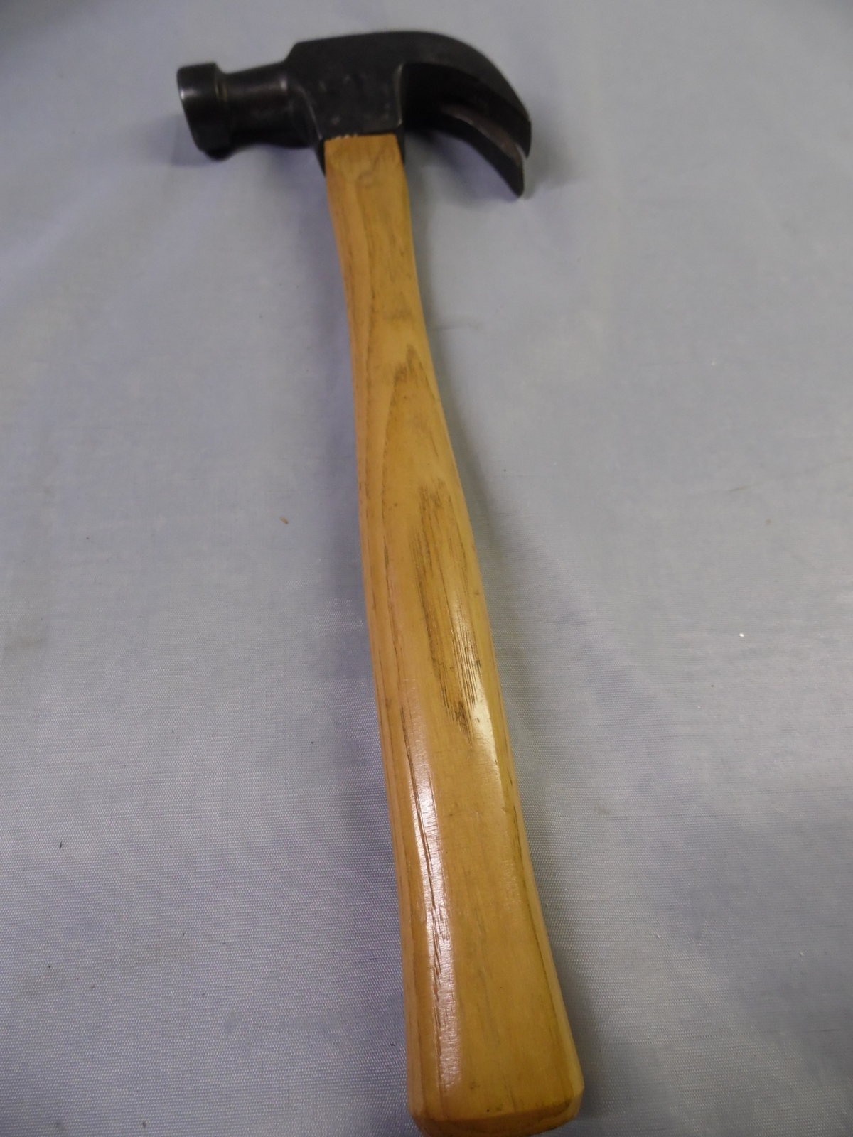 VINTAGE CHENEY NAIL HOLDING CLAW 25.5 OZ. HAMMER LITTLE FALLS, N.Y.!