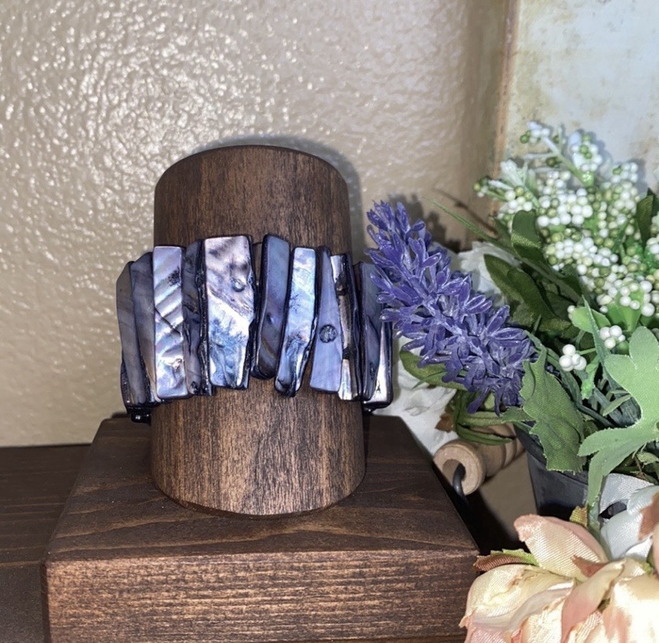 Artisan Black purple Iridescent dyed shell stretch Chunky bracelet