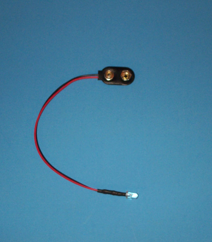 ONE PRE WIRED LED 9 VOLT RED  ON BATTERY SNAP 9V PREWIRED (Halloween)