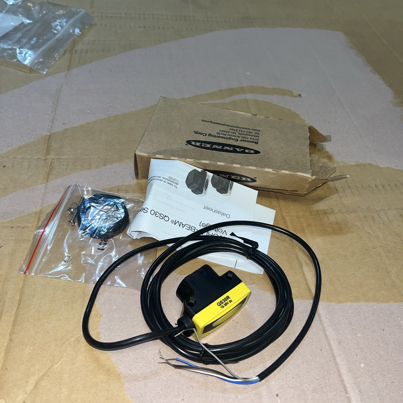 BANNER Electric #QS30R, Same Day Shipping, New Open Box, LG-1219