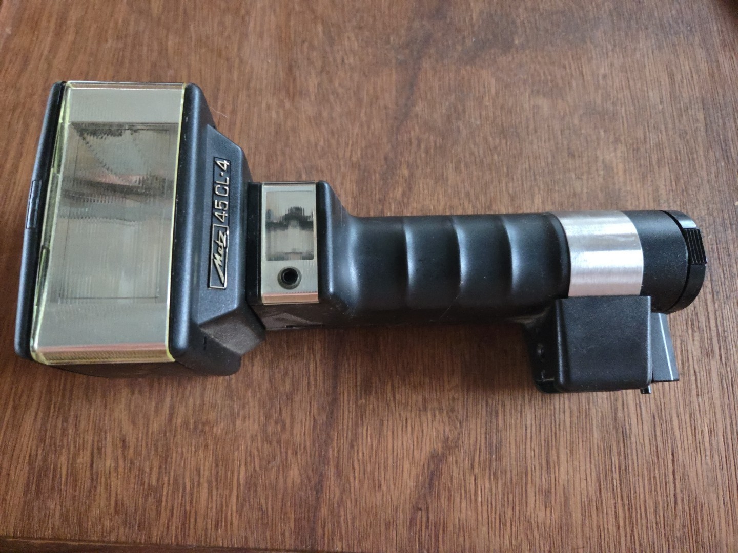 Mecablitz Model METZ 45 CL-4 Digital Flash Attachment Read Description