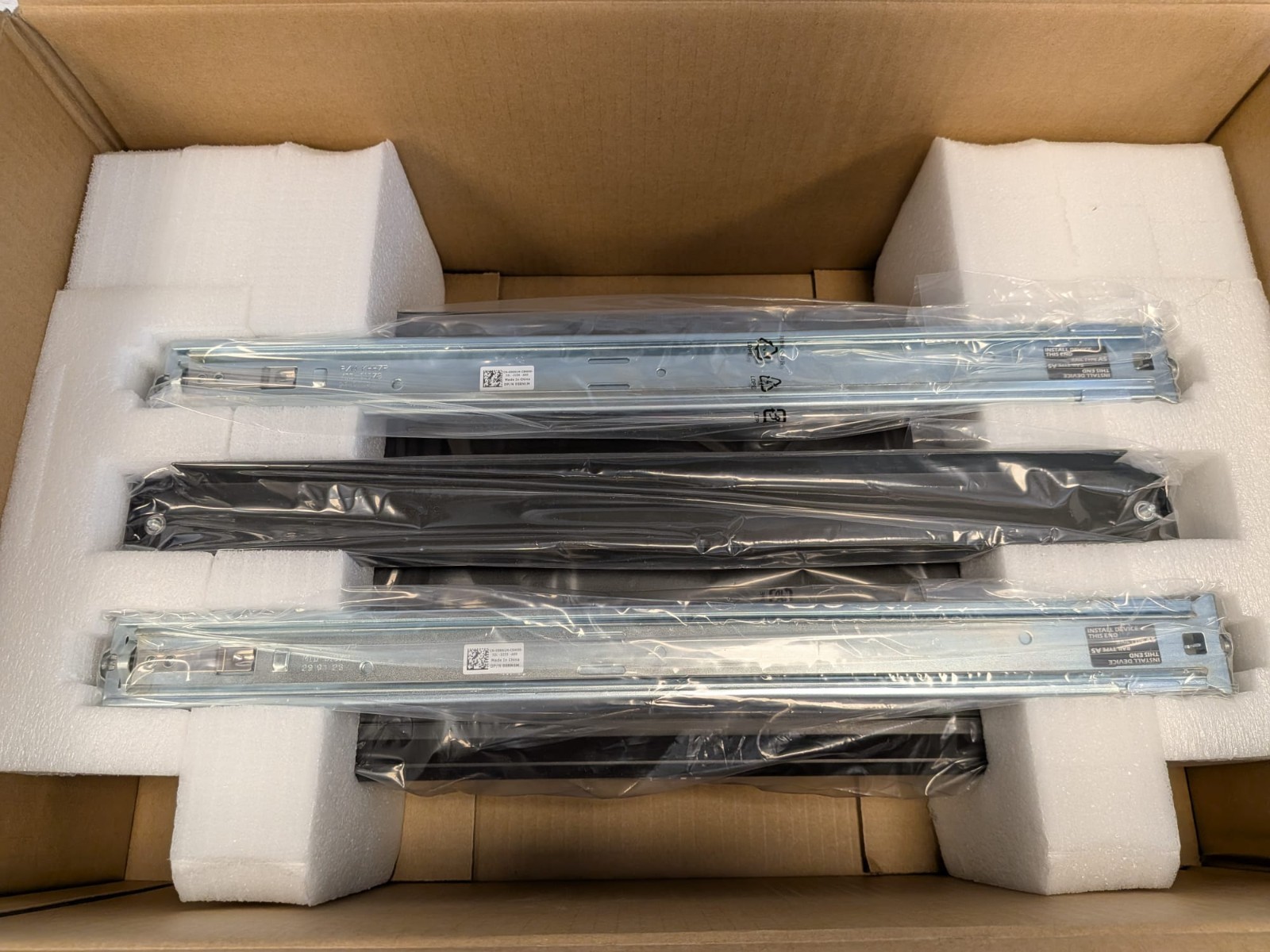 DELL VERTIV DAV2108 AV2108 Avocent 1x8 Port Analog KVM Switch