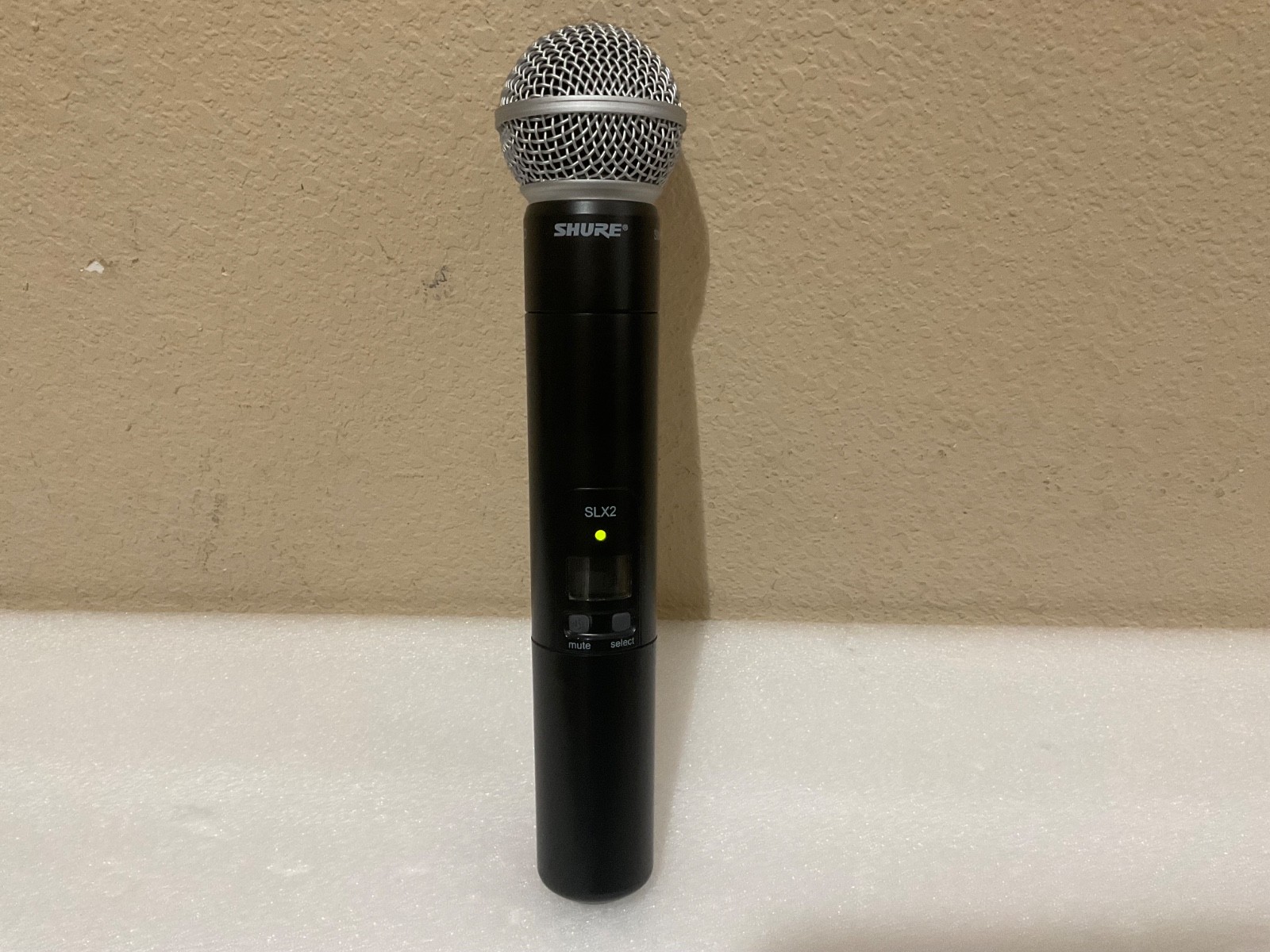 Shure SLX2 Wireless Handheld Mic Transmitter w/ SM58 Head J3- 572-596MHz.