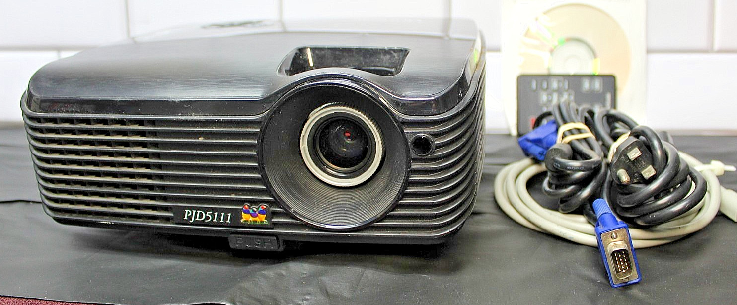 ViewSonic PJD5111 2500 Lumens Portable DLP Projector Tested Working - Guaranteed