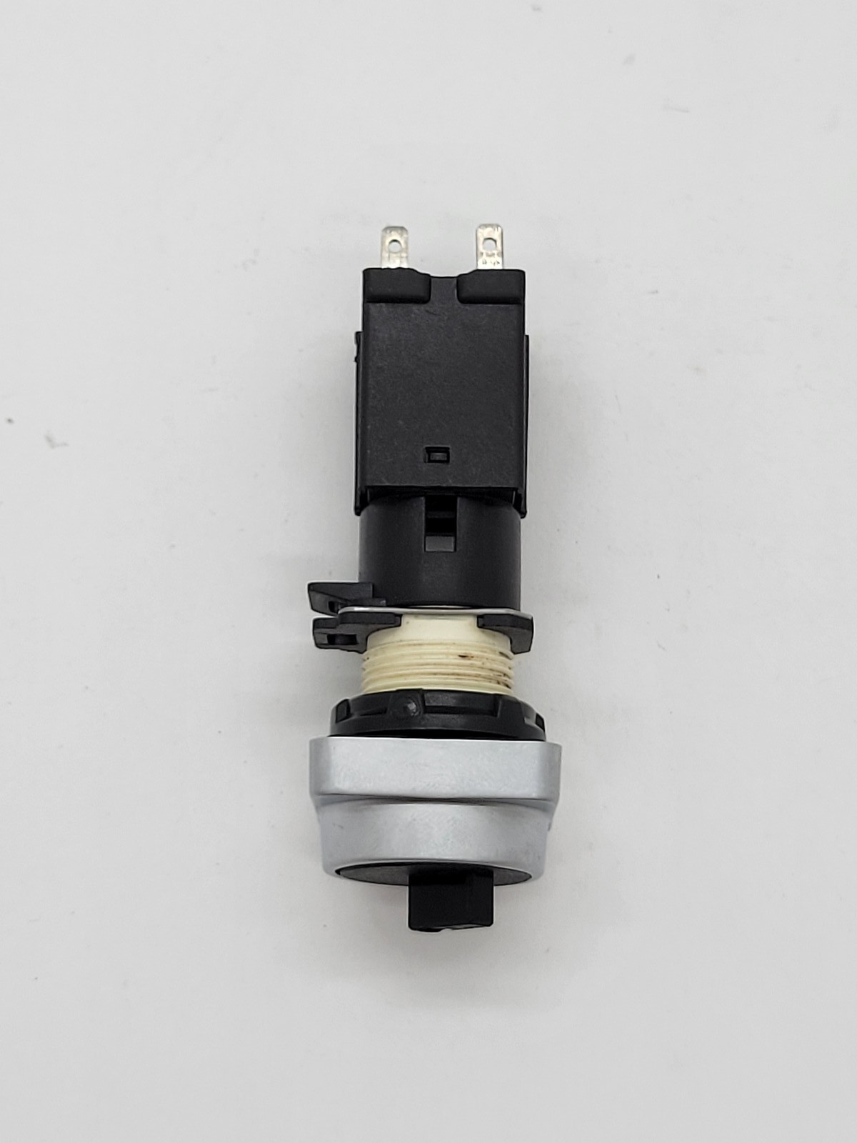 Square D D6G2SDU11 Selector Switch 415V AC-120V 3A 6KV 4 Pin 2 Position Switch