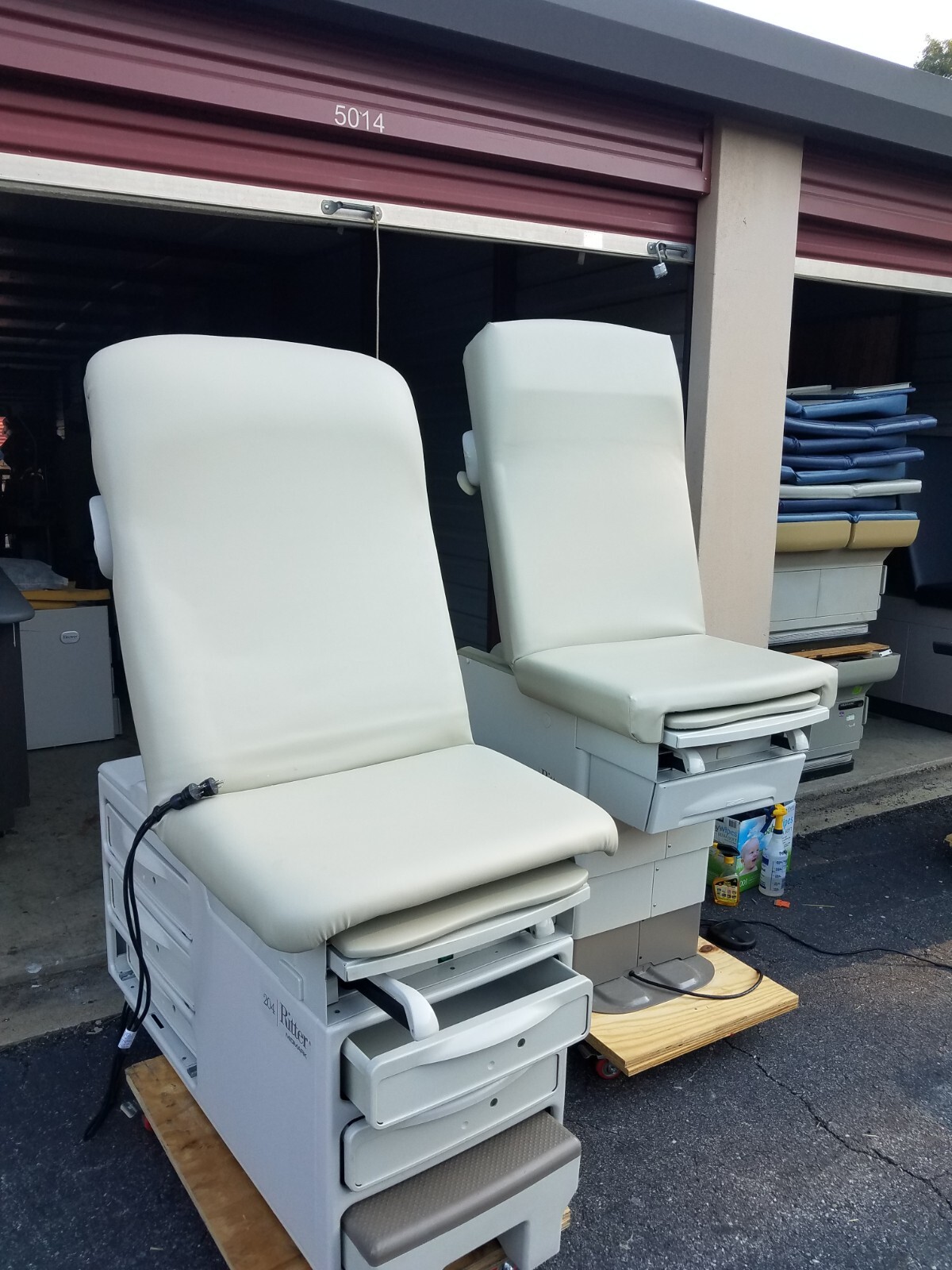 Ritter Midmark Exam Table Model 204 New Creme Upholstery ea Premier Used Medical
