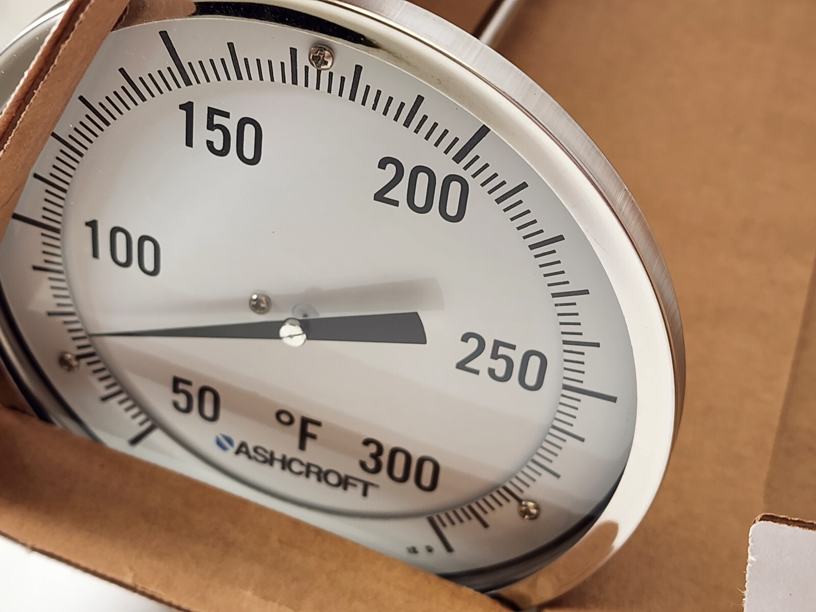 NEW IN BOX Aschroft 50EI60R090 5" Industrial Bimetal Thermometer 50-300F 1/2 NPT
