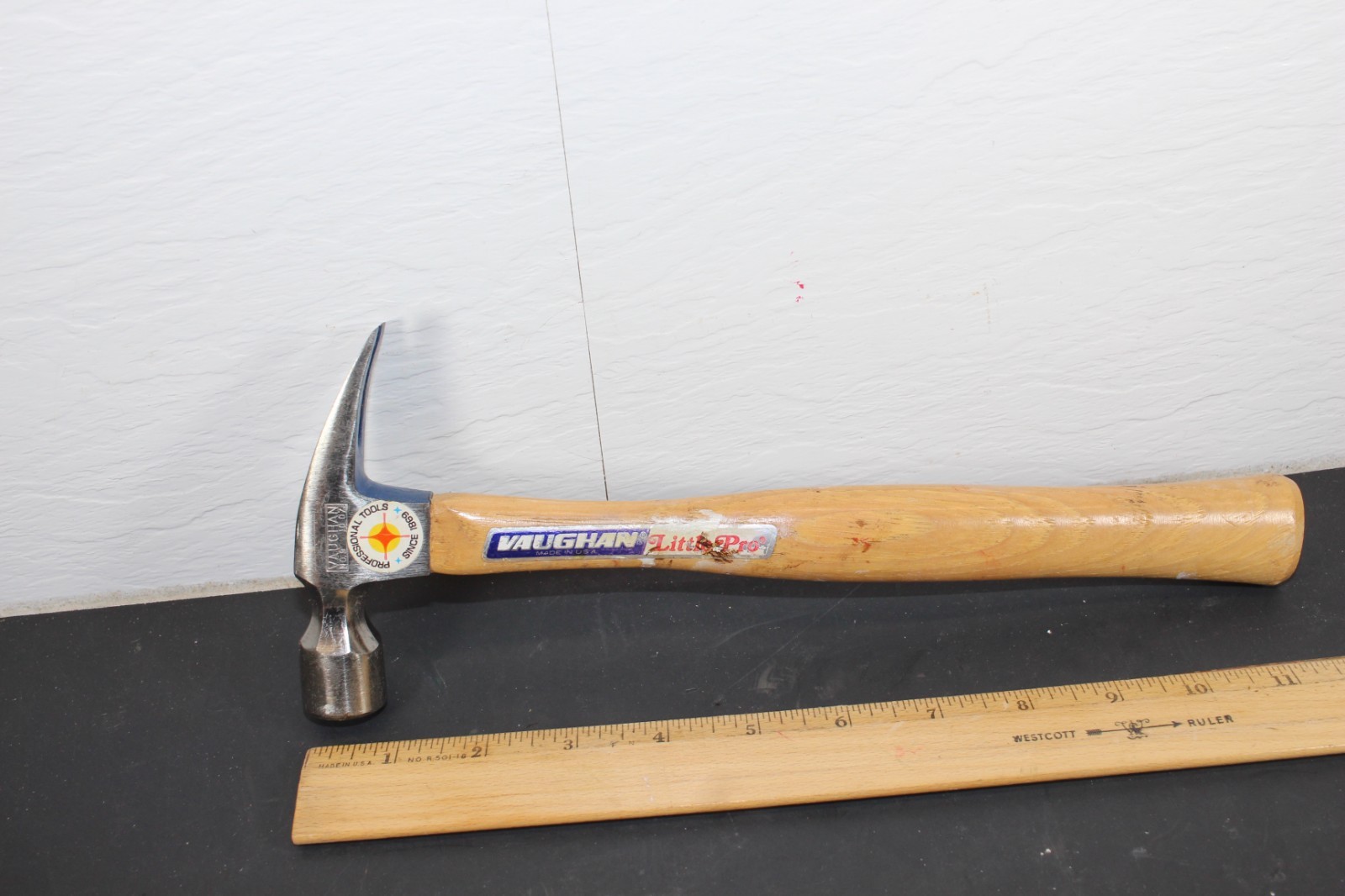 Vaughn 10oz. No.9 Claw hammer USA