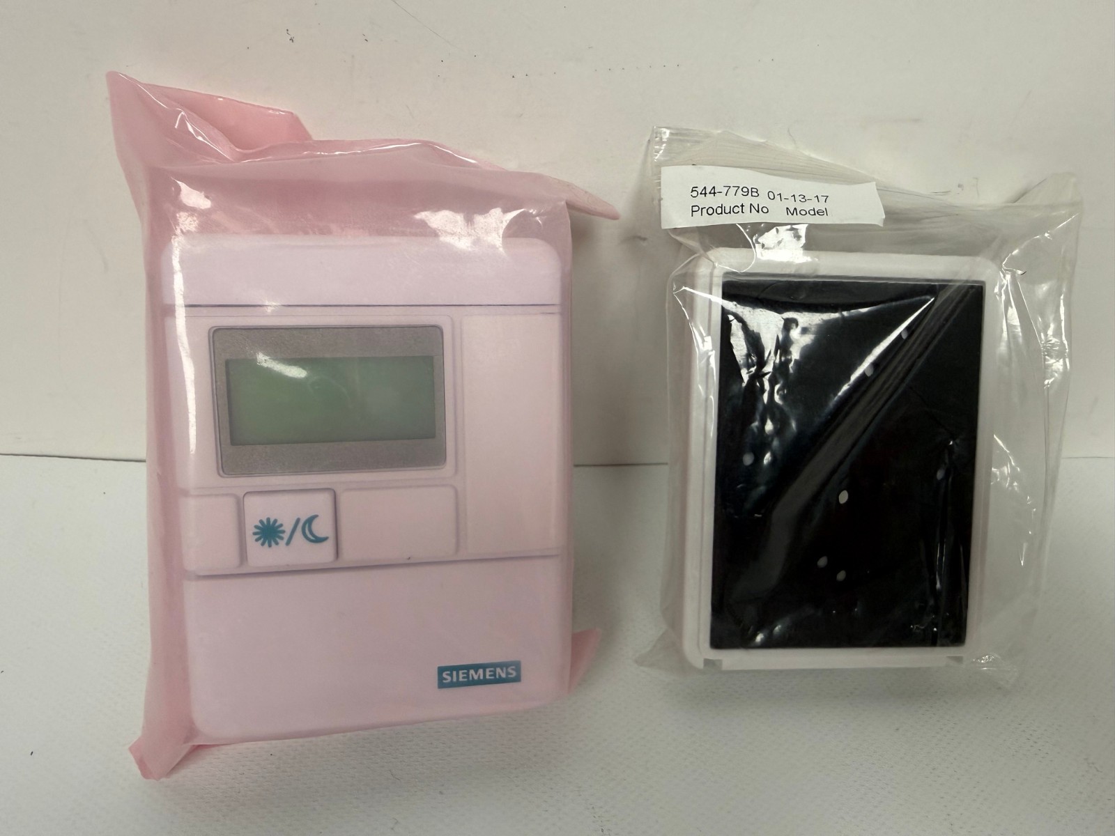 SIEMENS 540-650B SERIES 2000 INTERACTIVE TEC ROOM SENSOR WHITE NEW OPEN BOX