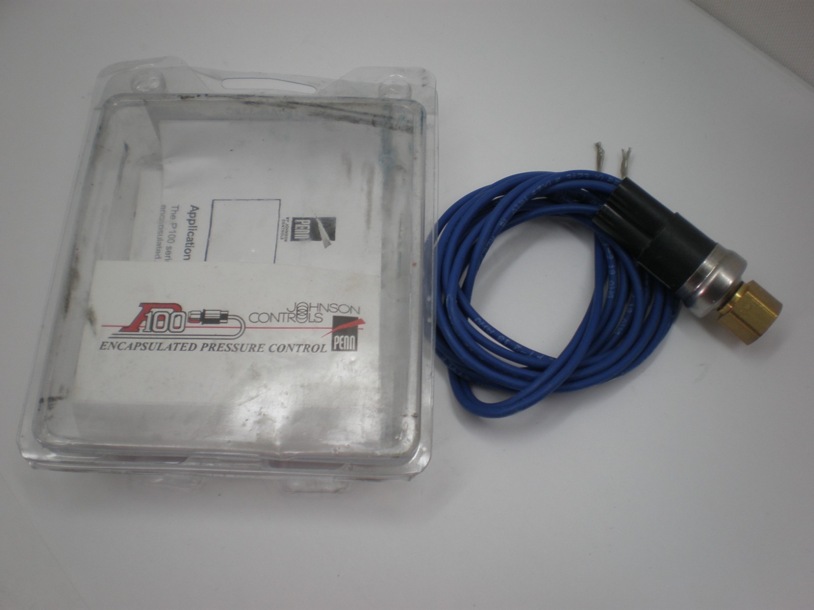 JOHNSON CONTROLS P100AP-332C Single Pressure Low Control 240vac