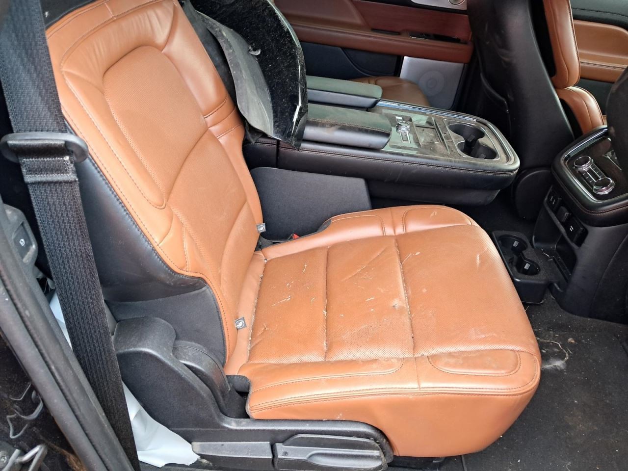 NAVIGATOR 2019 Glove Box 4815593