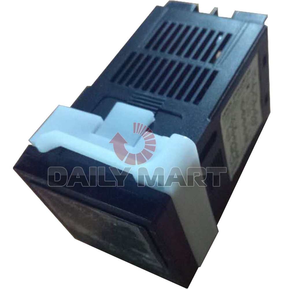 Brand New in Box Omron E5EZ-C3MT 100-240VAC Temperature Controller