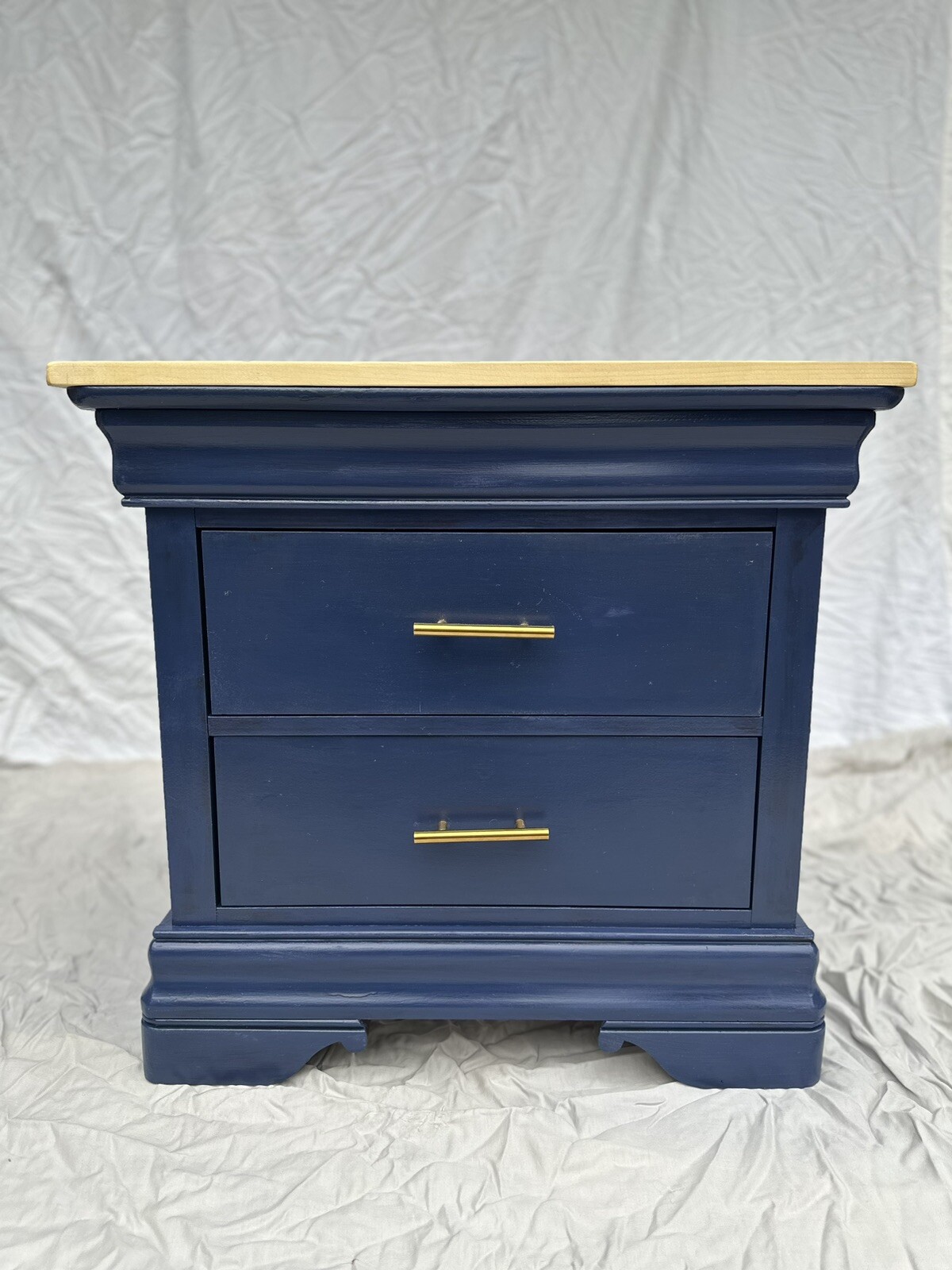 solid wood nightstand set of 2