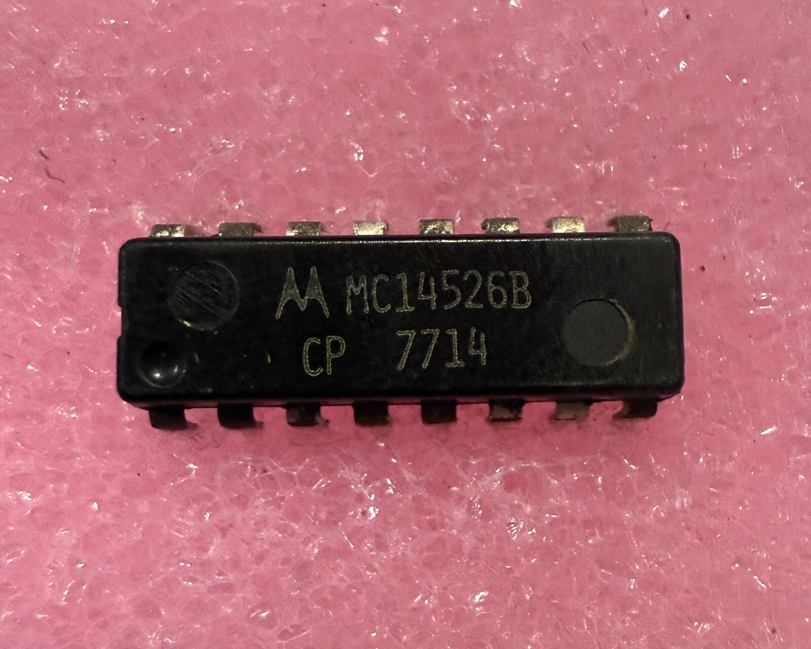 MC14526B - Motorola, Pre-settable 4-Bit Down Counters, NOS