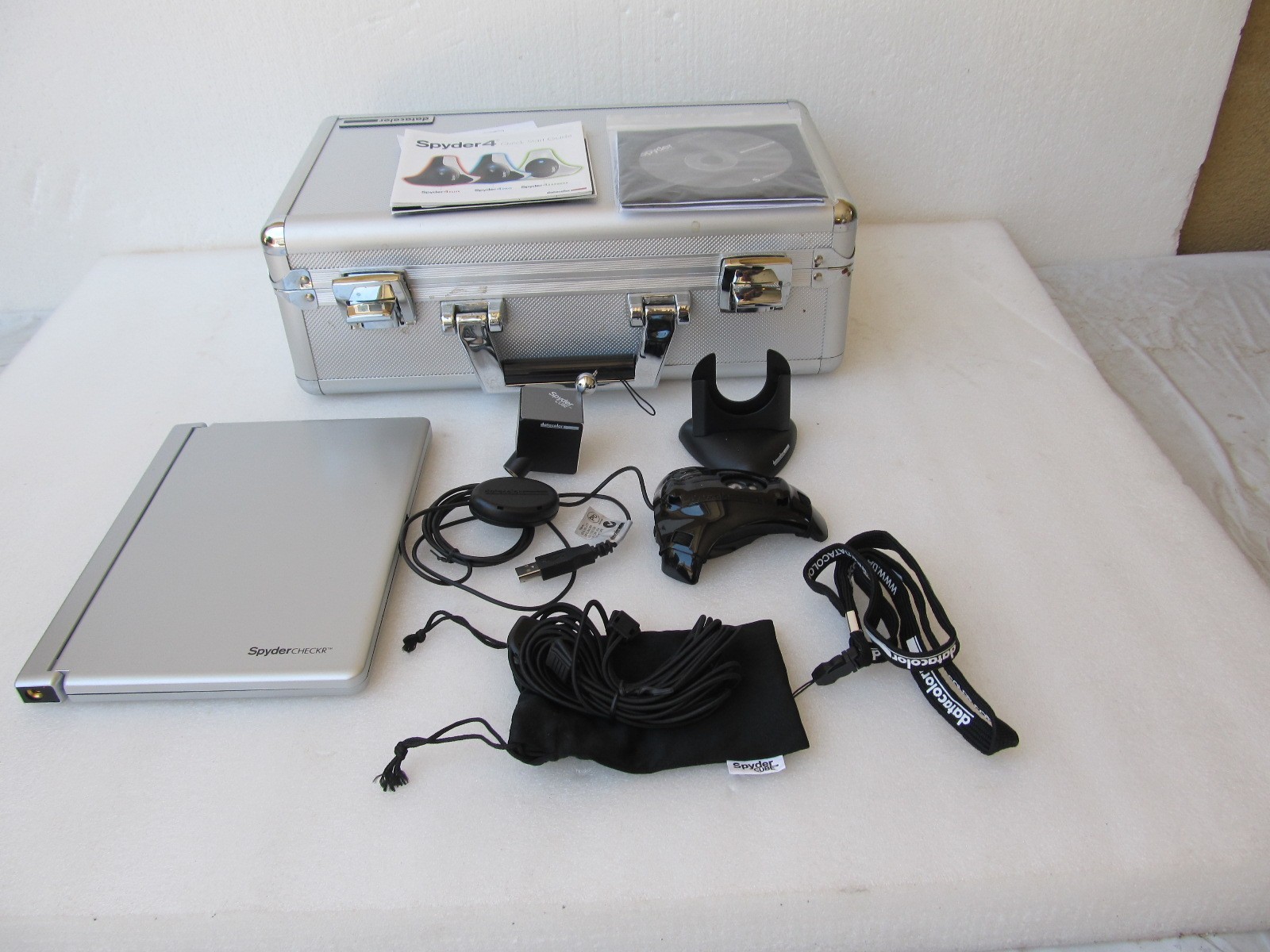 Datacolor SpyderCHECKR w/ Case, Software, Cube