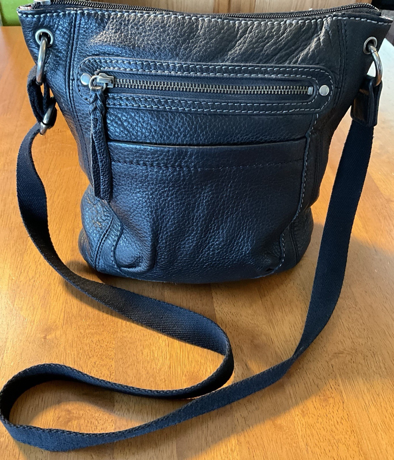 The Sak Laurel Crossbody Bag Classic Black Pebbled Leather Purse Travel Everyday