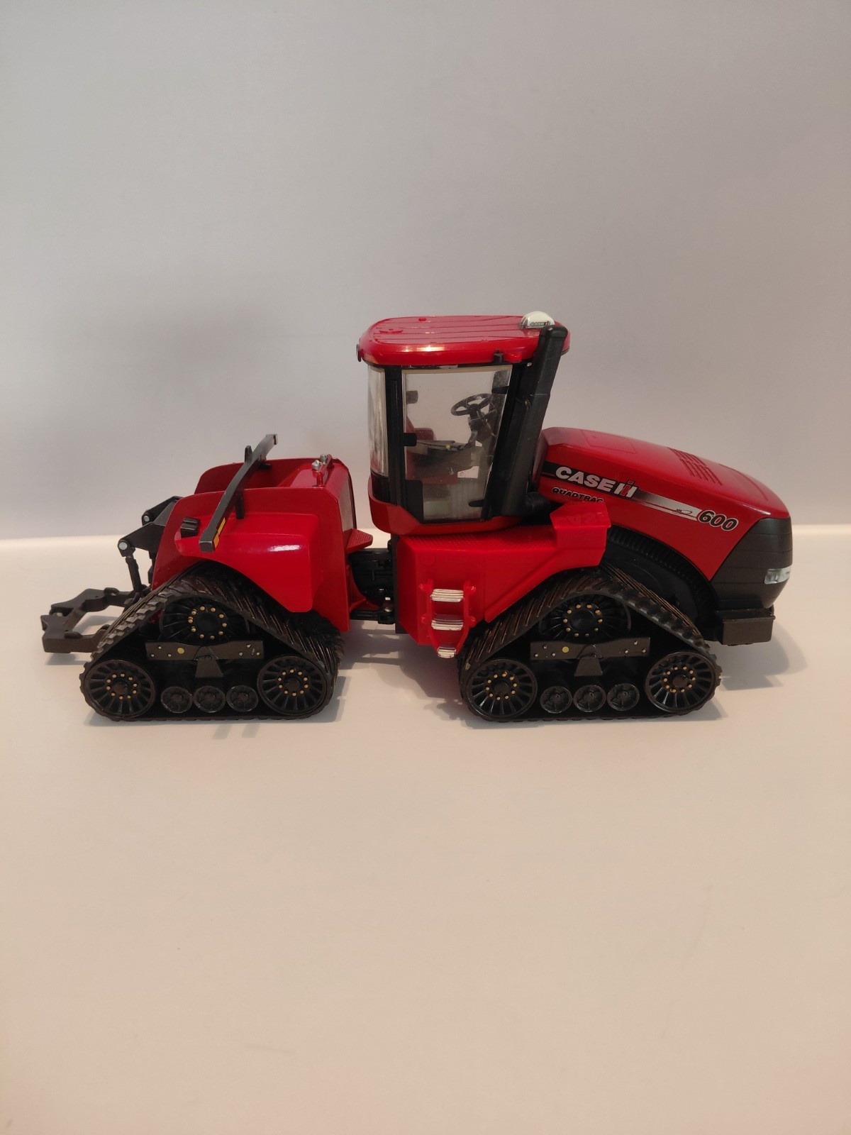 CASEIH QUADTRAC 600 9" LONG Broken PIECES