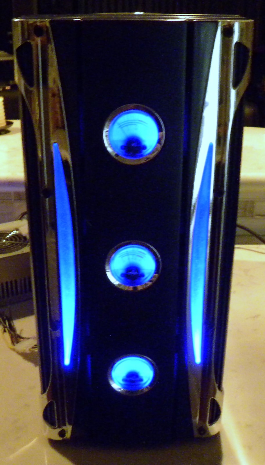 Apevia X-Cruiser Mid-Tower ATX Computer Case Blue /w DVD Drive TESTED