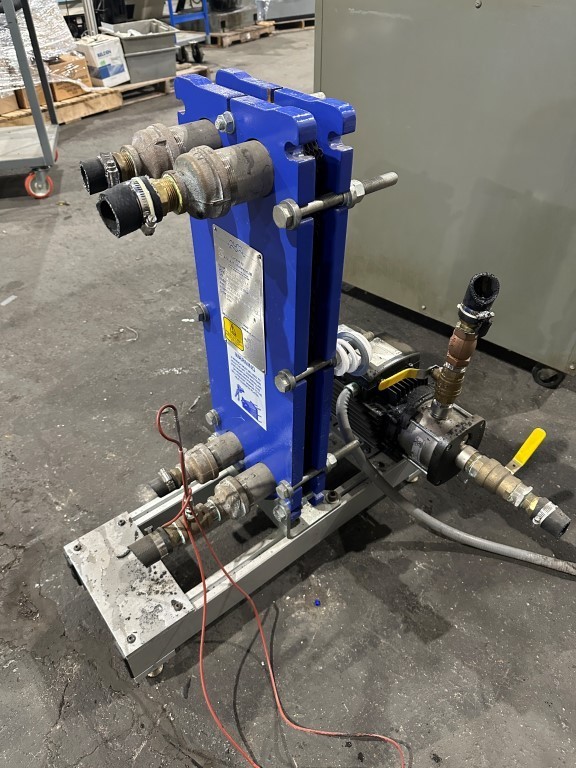 ALFA LAVAL T5-MFG PLATE TYPE HEAT EXCHANGER W/ PUMP