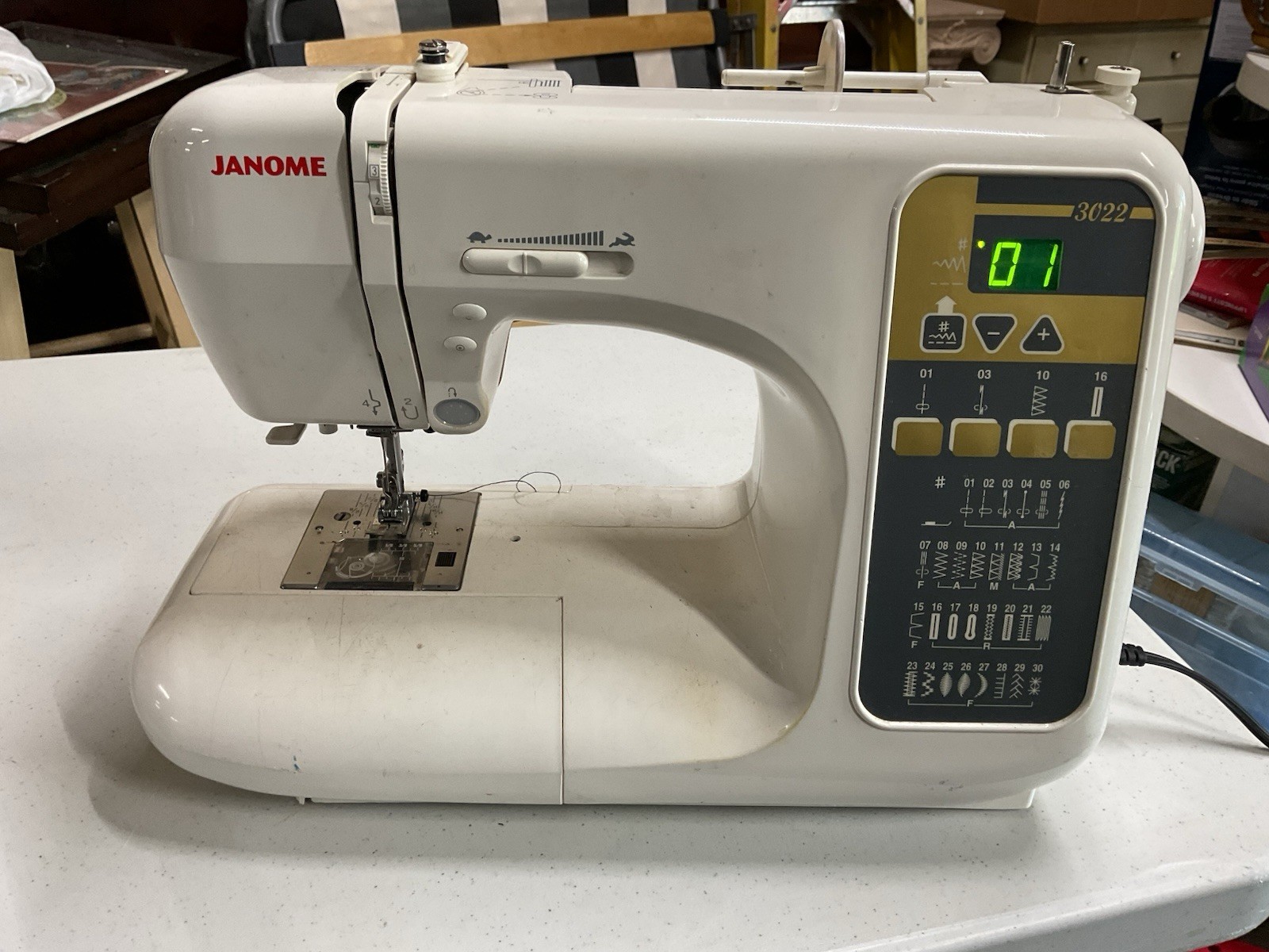 Janome 3022 computerized sewing machine No Pedal