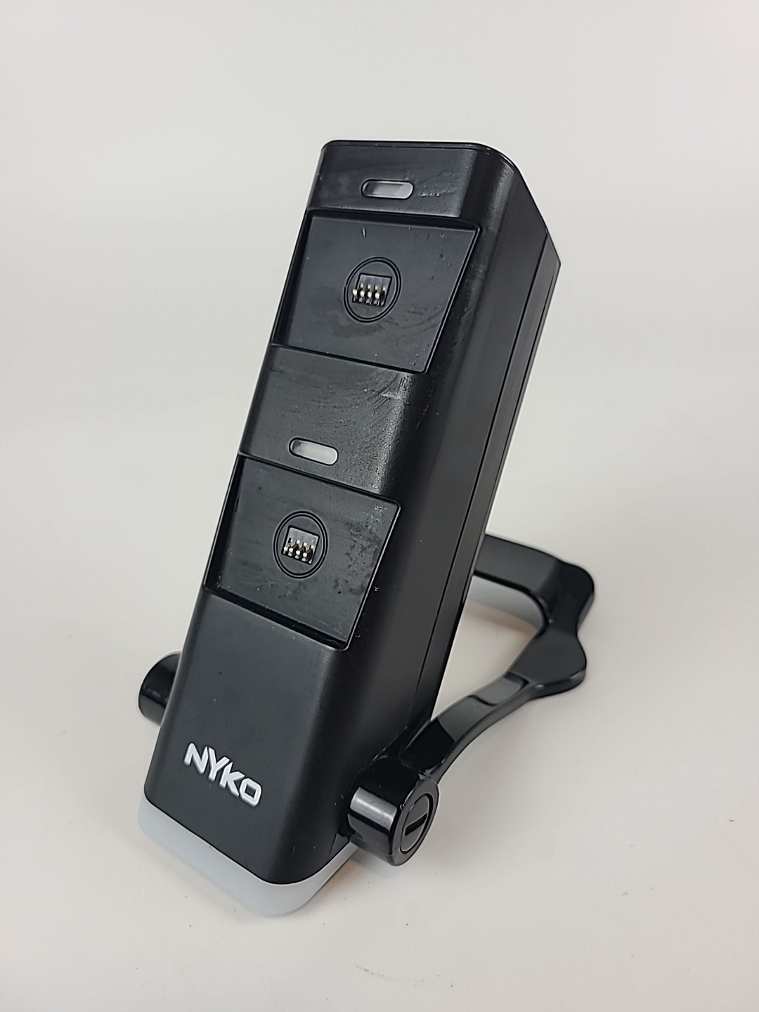 Nyko PS3 (Charge Base 3) Dual Port Magnetic Charger 83100 no cord