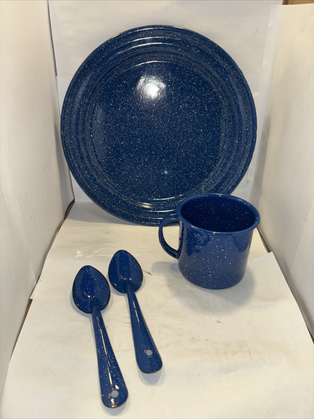 Speckled Blue/whiteMetal Enamelware-1 cup & 2 spoons 1PlateFor Camping, good con